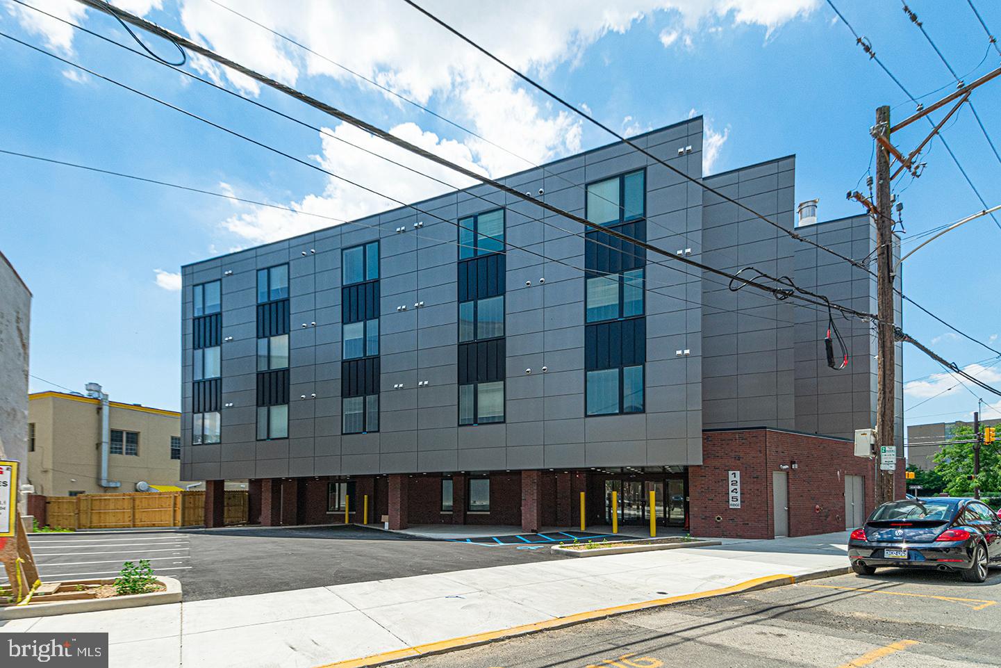 LOFT DISTRICT - Residential Lease