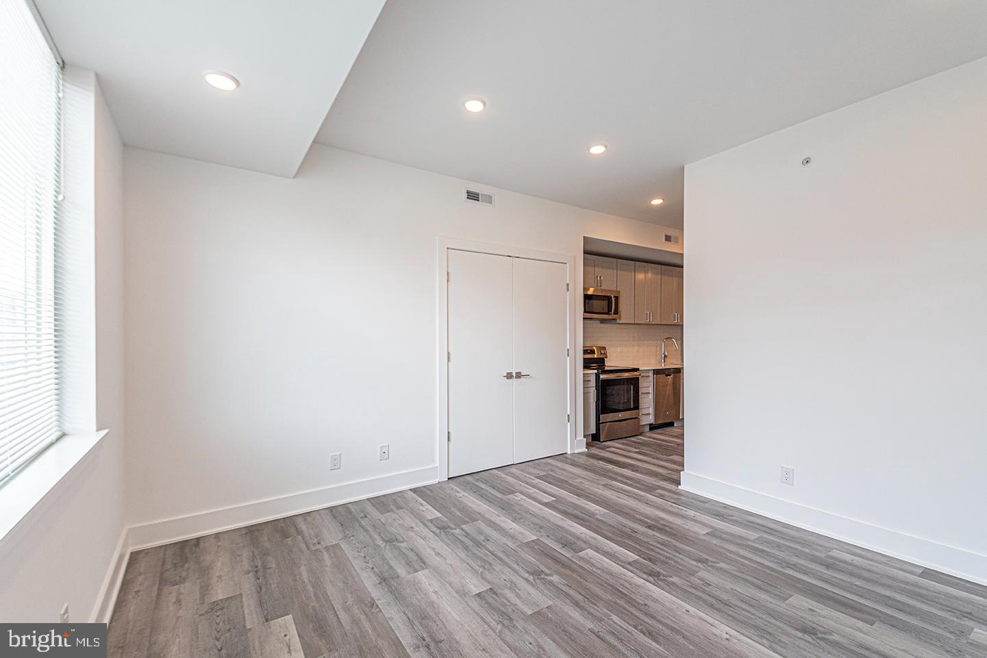 LOFT DISTRICT - Residential Lease