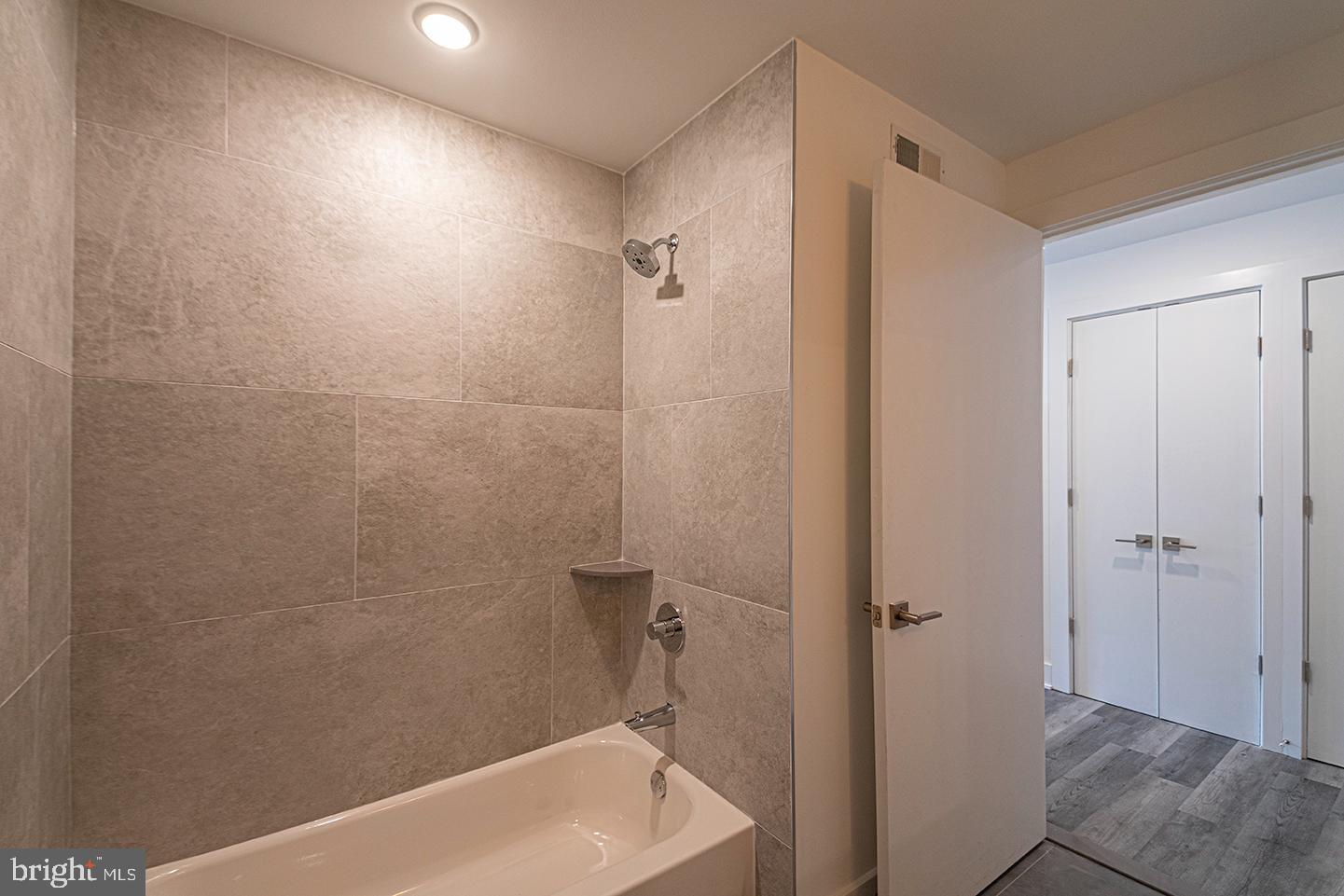 LOFT DISTRICT - Residential Lease