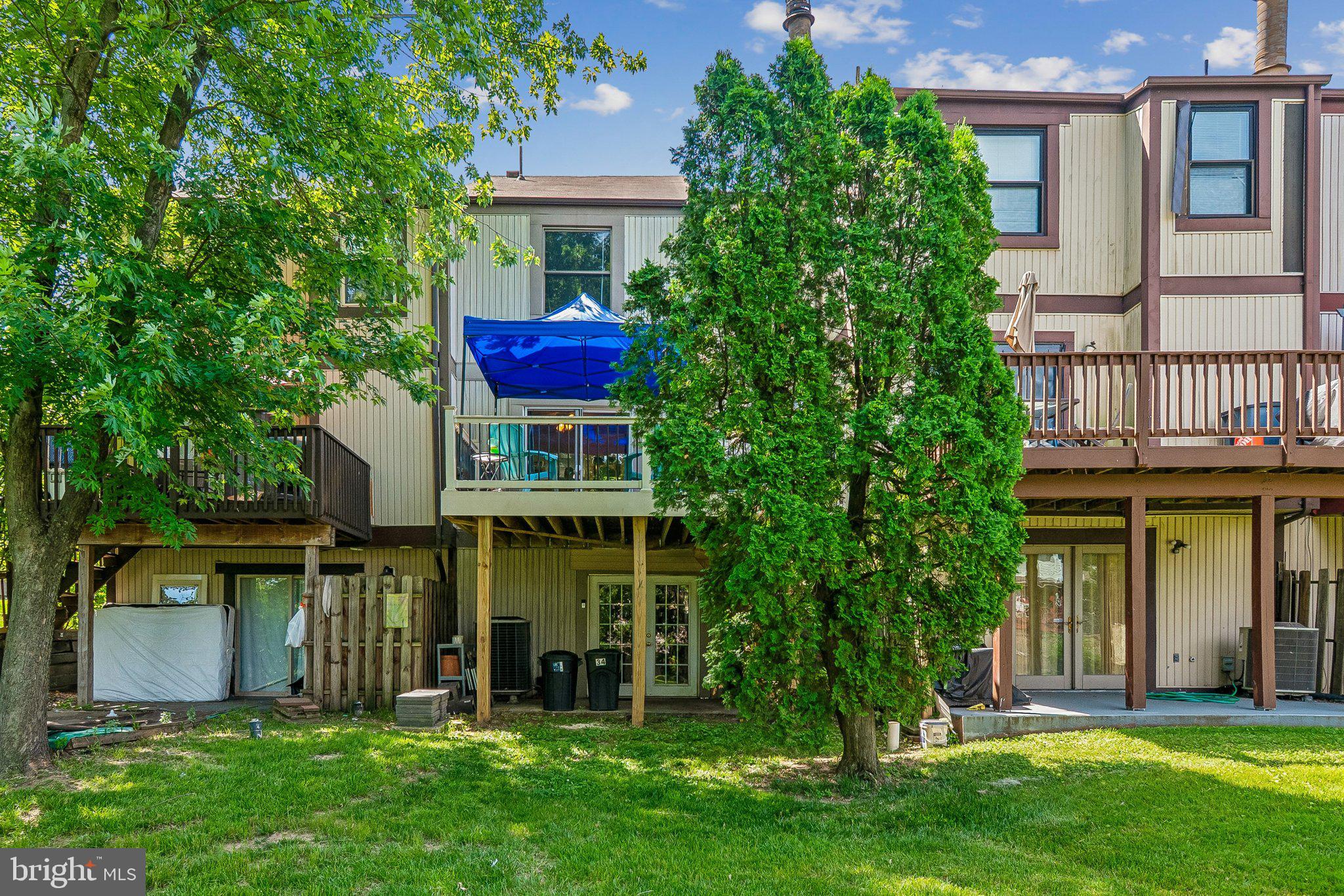 34 HELMSMAN COURT