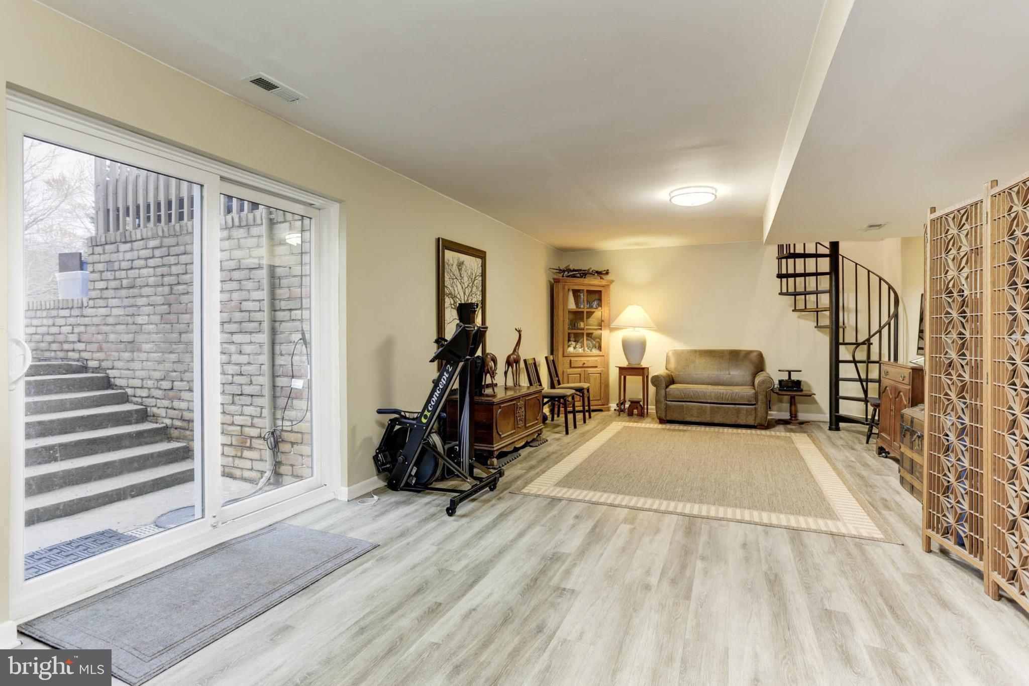 HIGHLAND LAKE - Residential