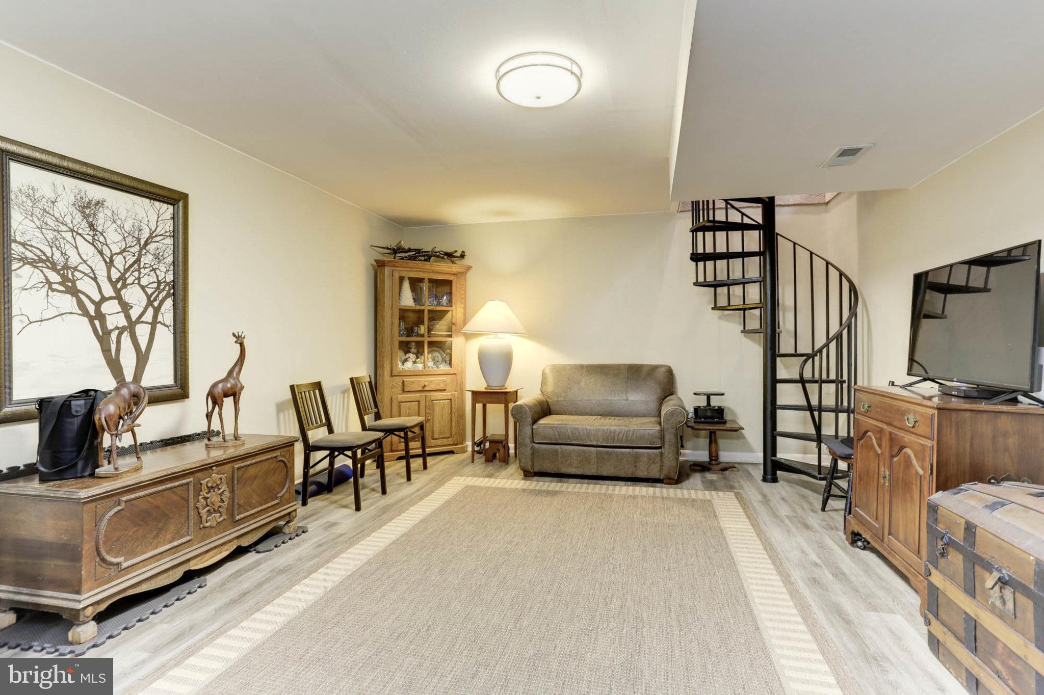 HIGHLAND LAKE - Residential