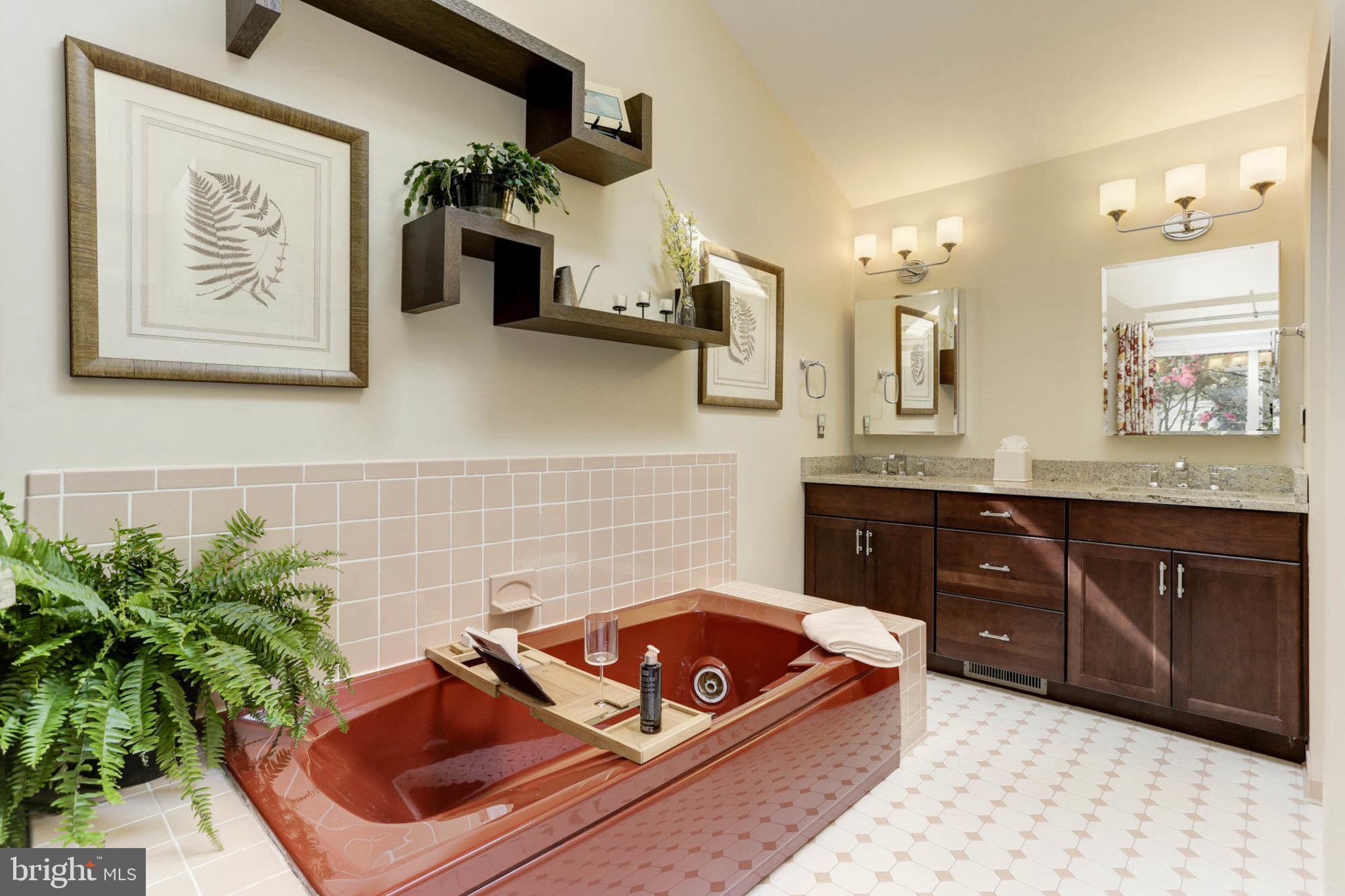 HIGHLAND LAKE - Residential