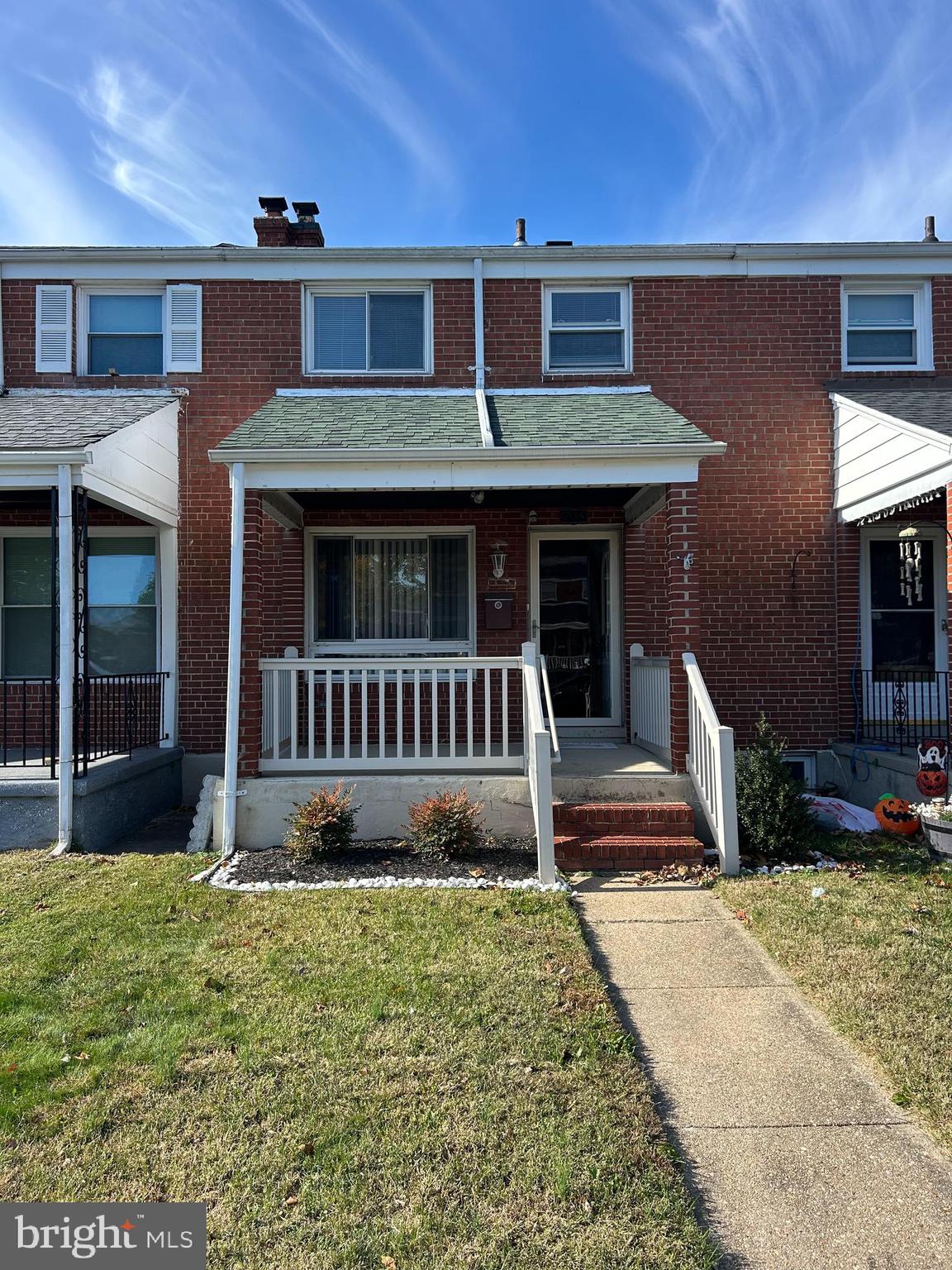 CHARLESMONT - Residential Lease