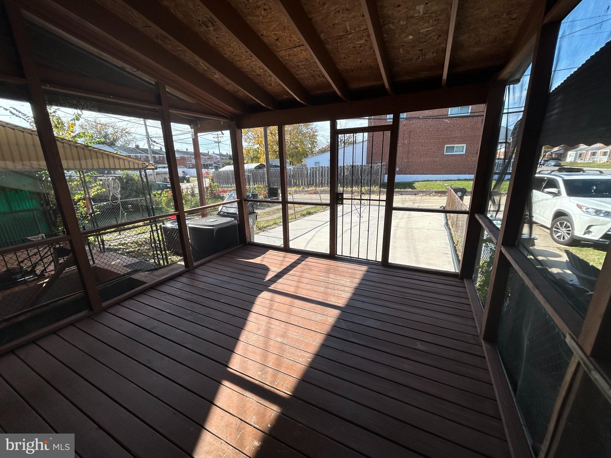 CHARLESMONT - Residential Lease