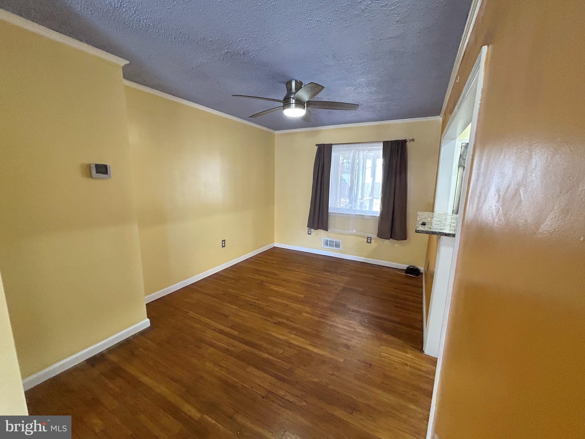 CHARLESMONT - Residential Lease