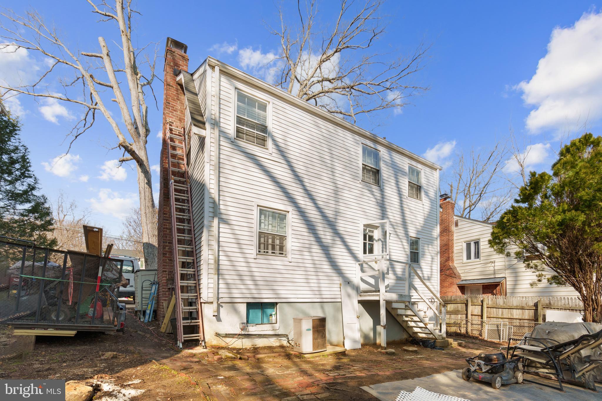 LORCOM GROVE - Residential