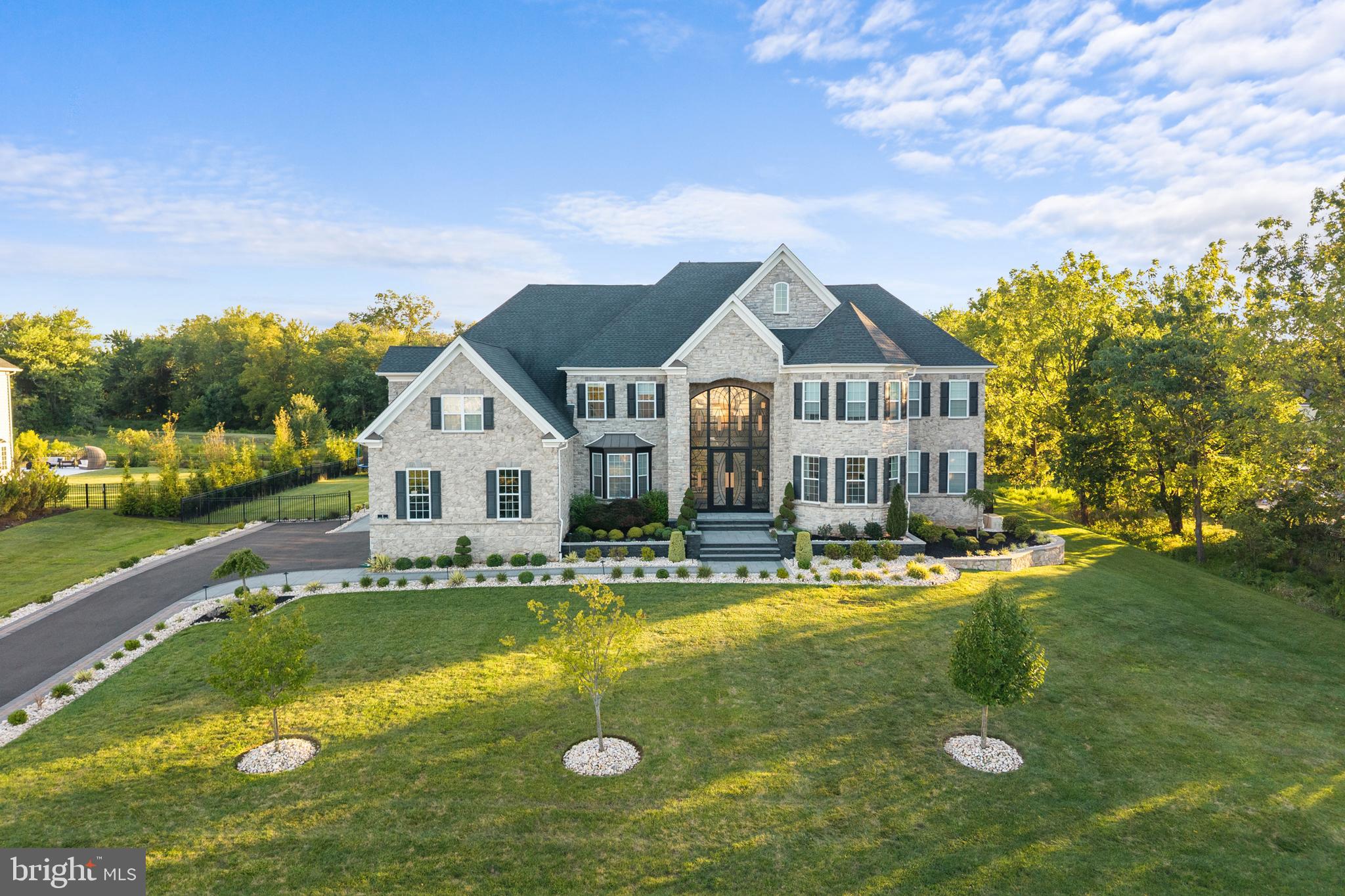 8 SHADY PINES DRIVE