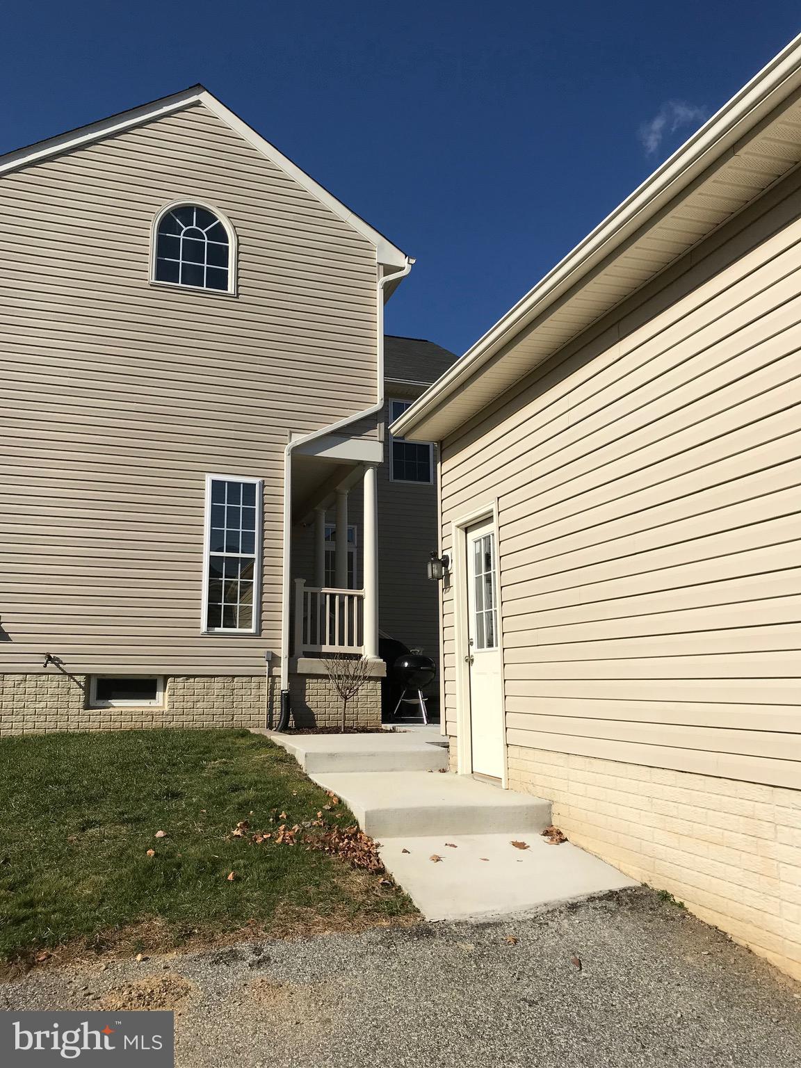 LAKELAND PLACE - Residential