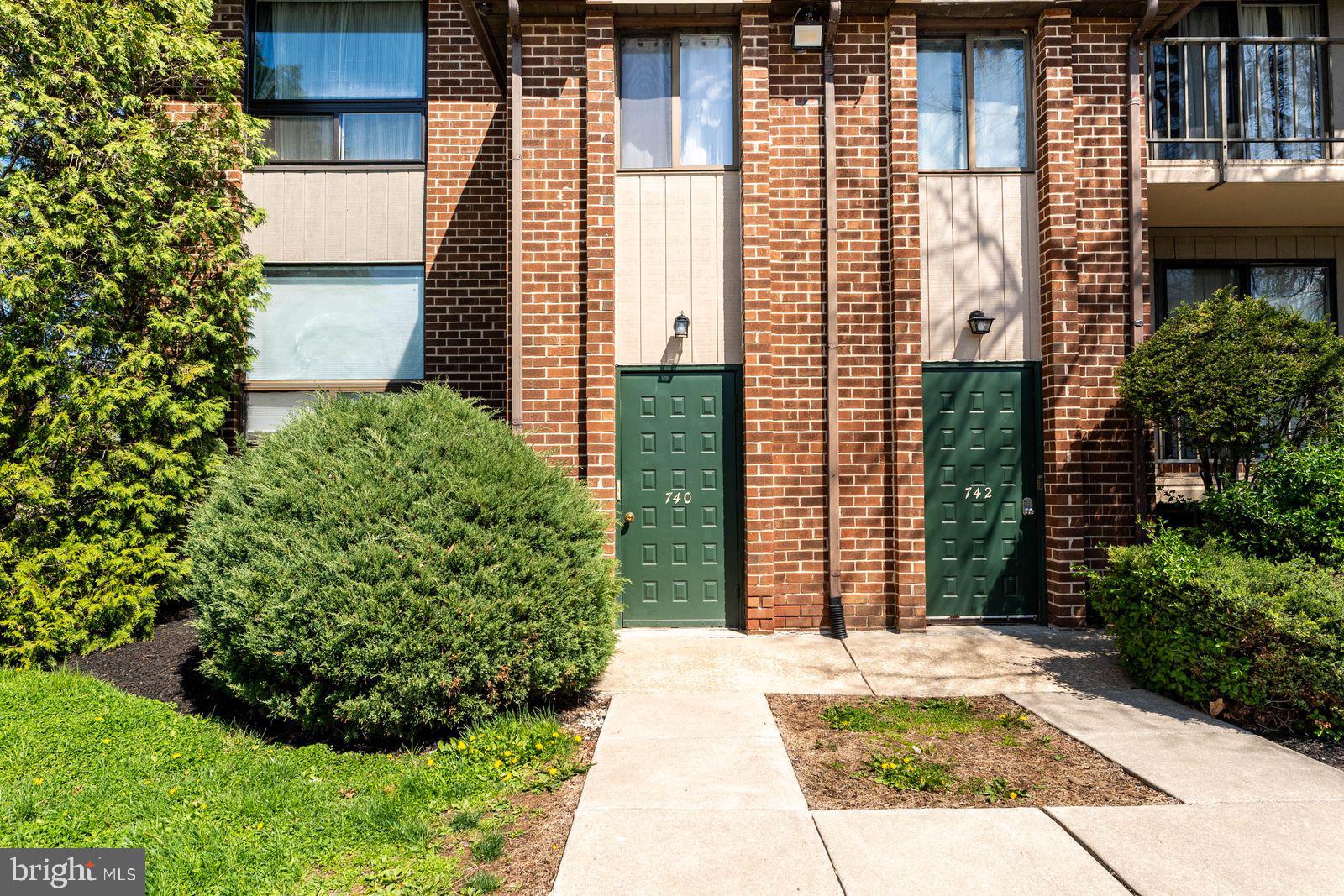 DANBURY VILLAGE - Residential