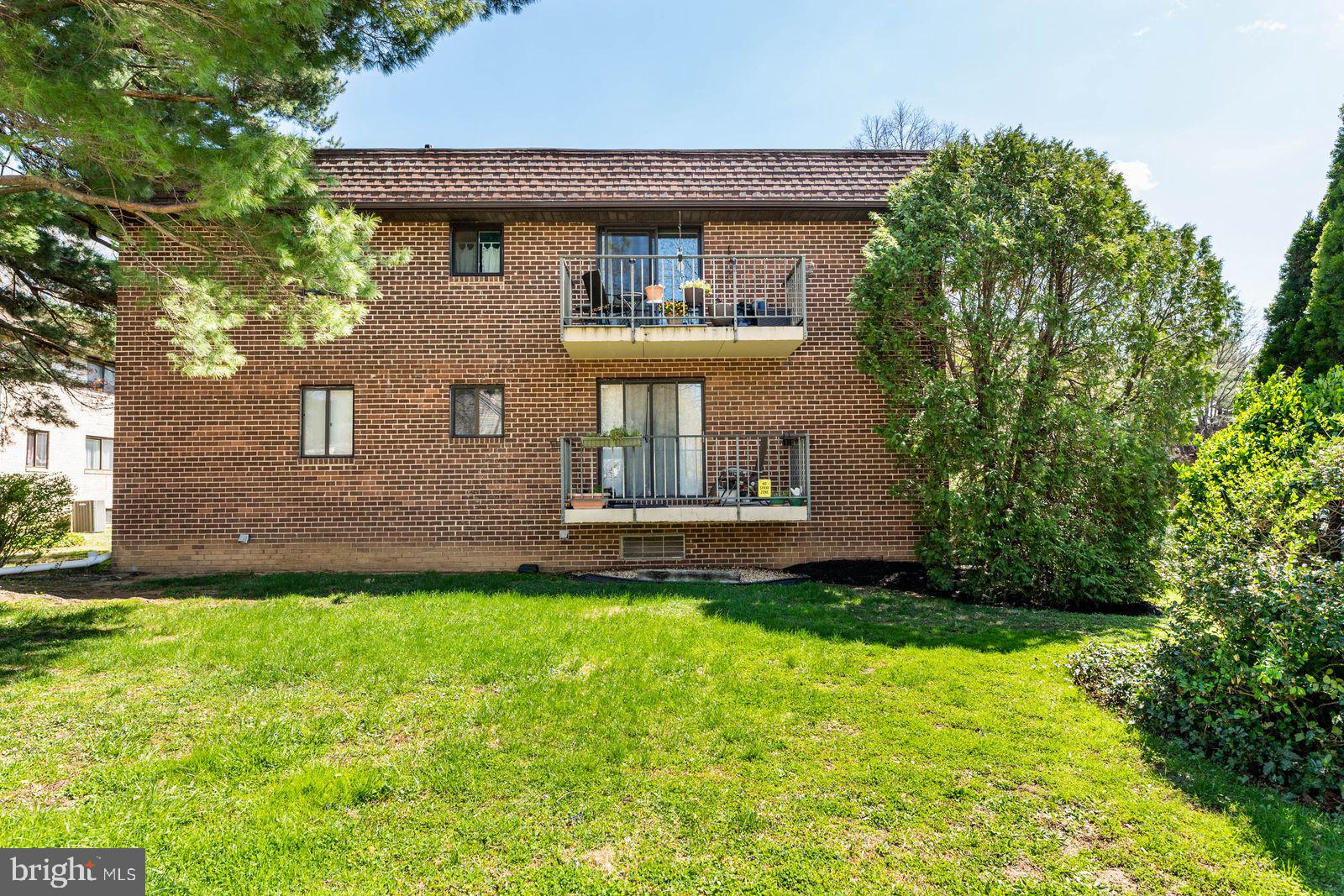 DANBURY VILLAGE - Residential