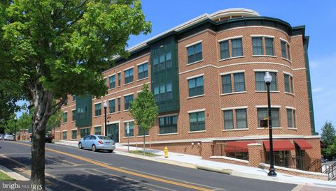 2101 N MONROE STREET 110 ARLINGTON VA 22207