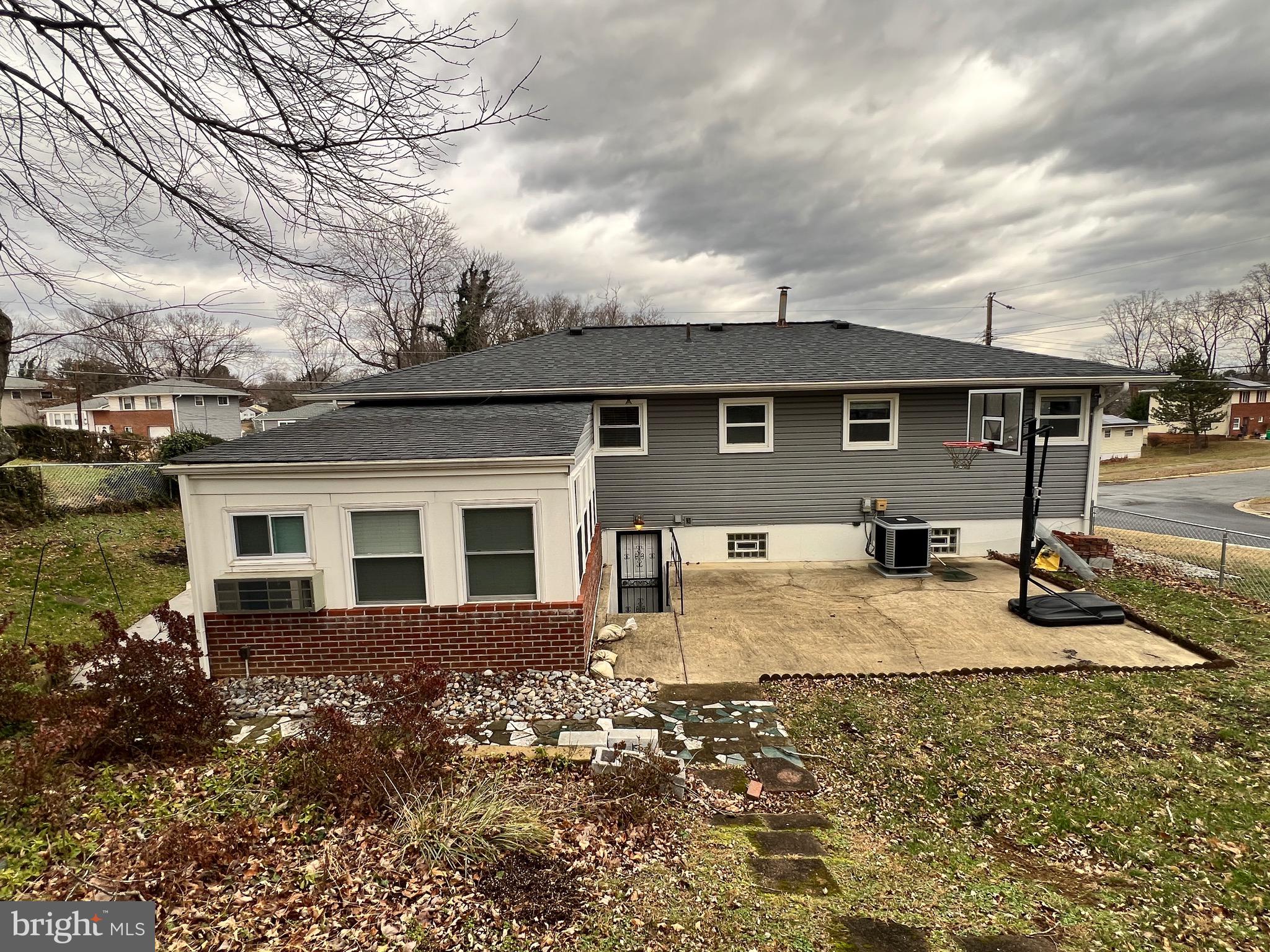 BROOKE MANOR - Residential Lease