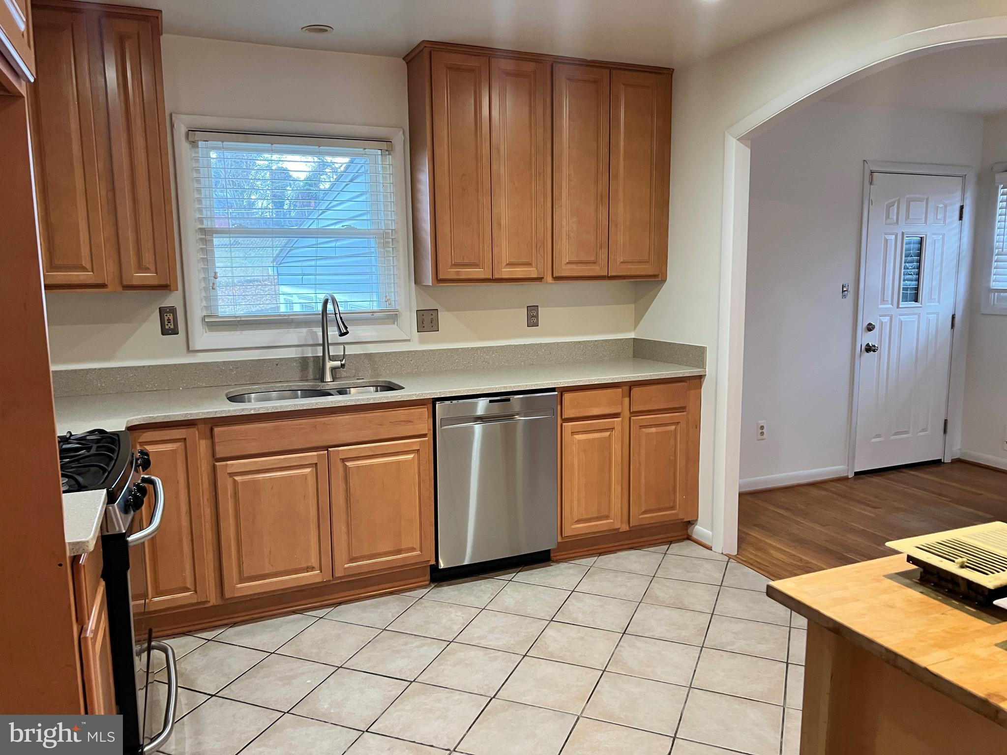 BROOKE MANOR - Residential Lease