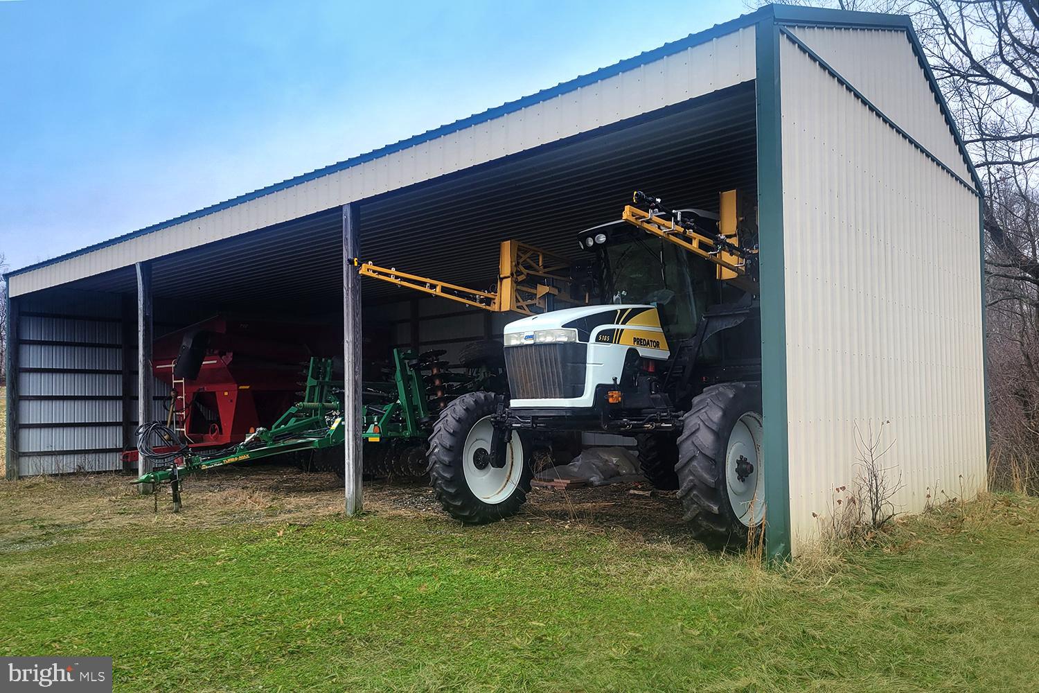 TRACYS LANDING - Farm