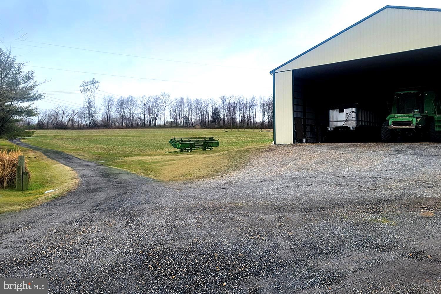 TRACYS LANDING - Farm