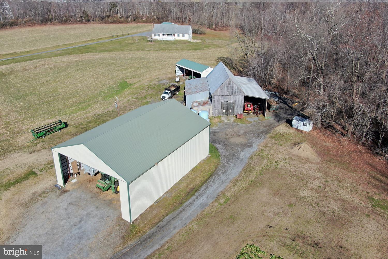 TRACYS LANDING - Farm