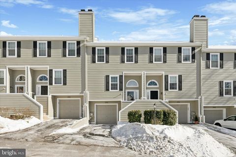 Townhouse For Sale - 3703 Columbia Court Way #3703<br/> NEWTOWN SQUARE, PA 19073