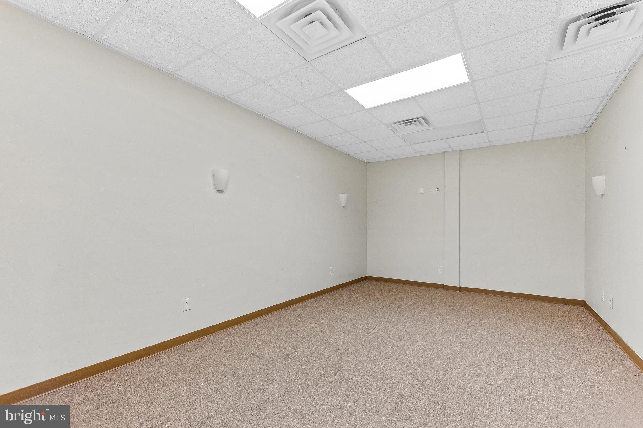 GREENLAND GARDENS - Commercial Lease