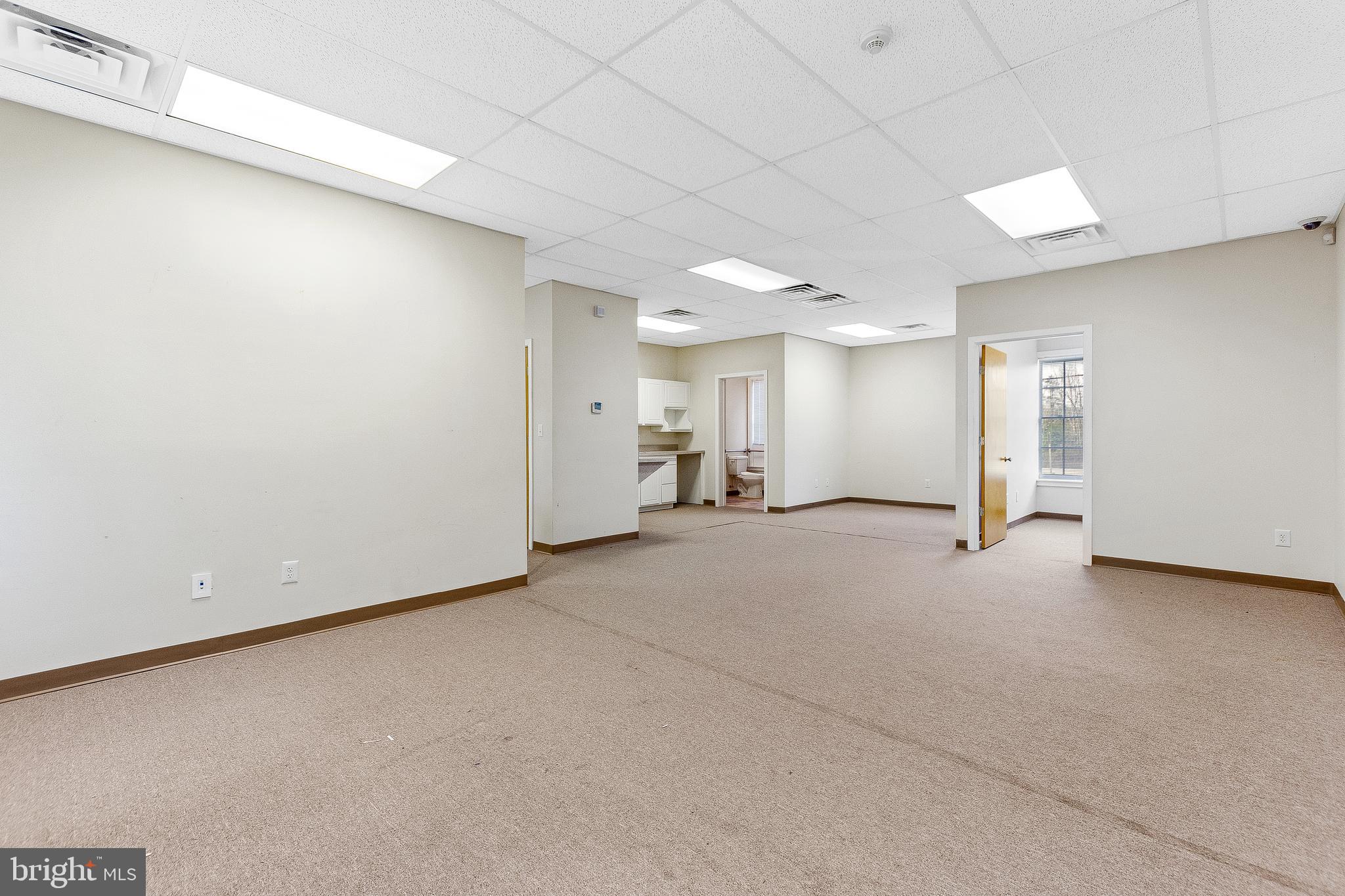 GREENLAND GARDENS - Commercial Lease