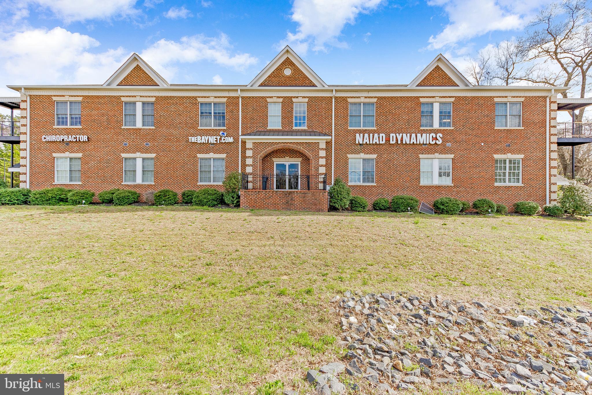 GREENLAND GARDENS - Commercial Lease