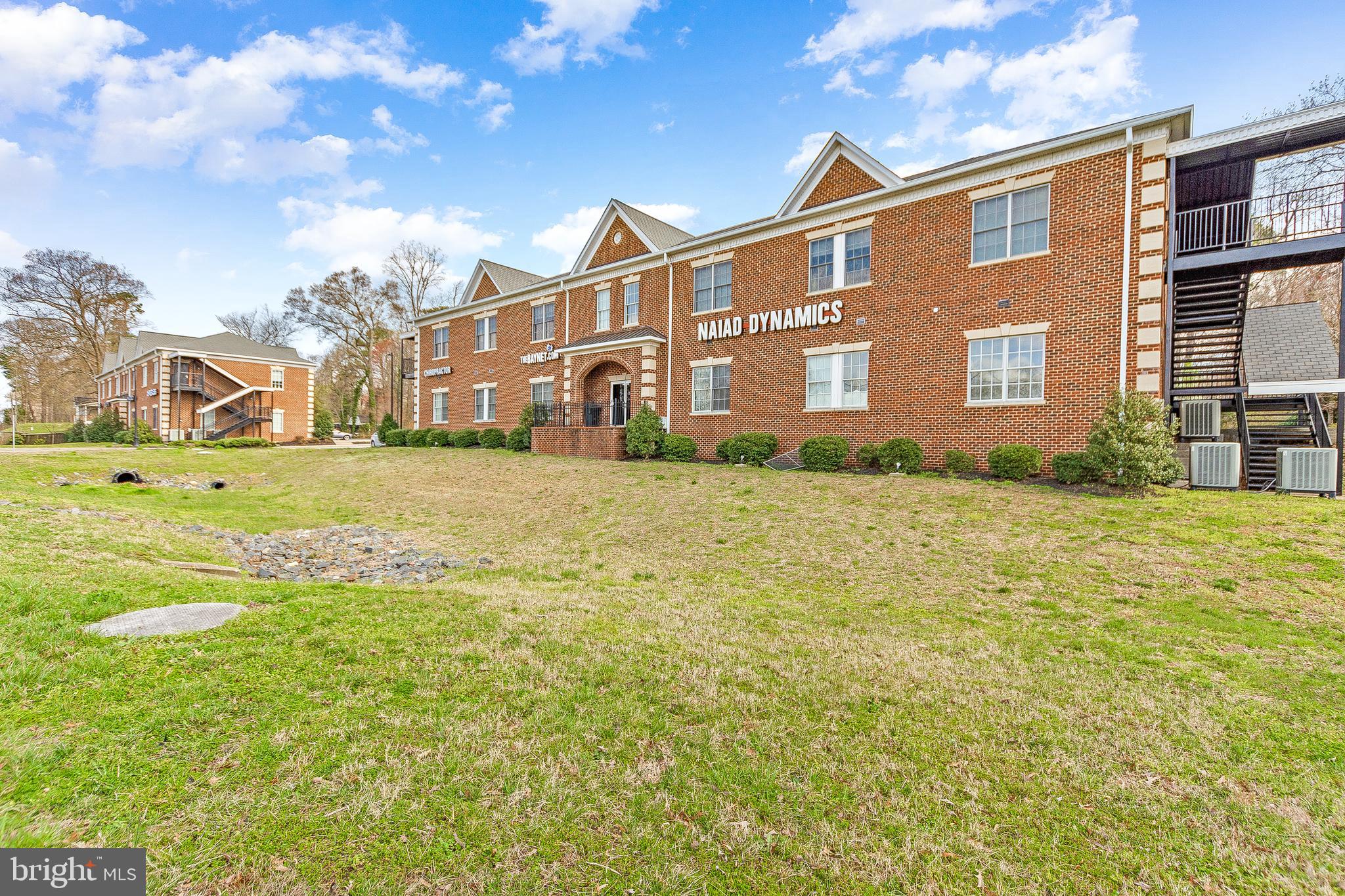 GREENLAND GARDENS - Commercial Lease