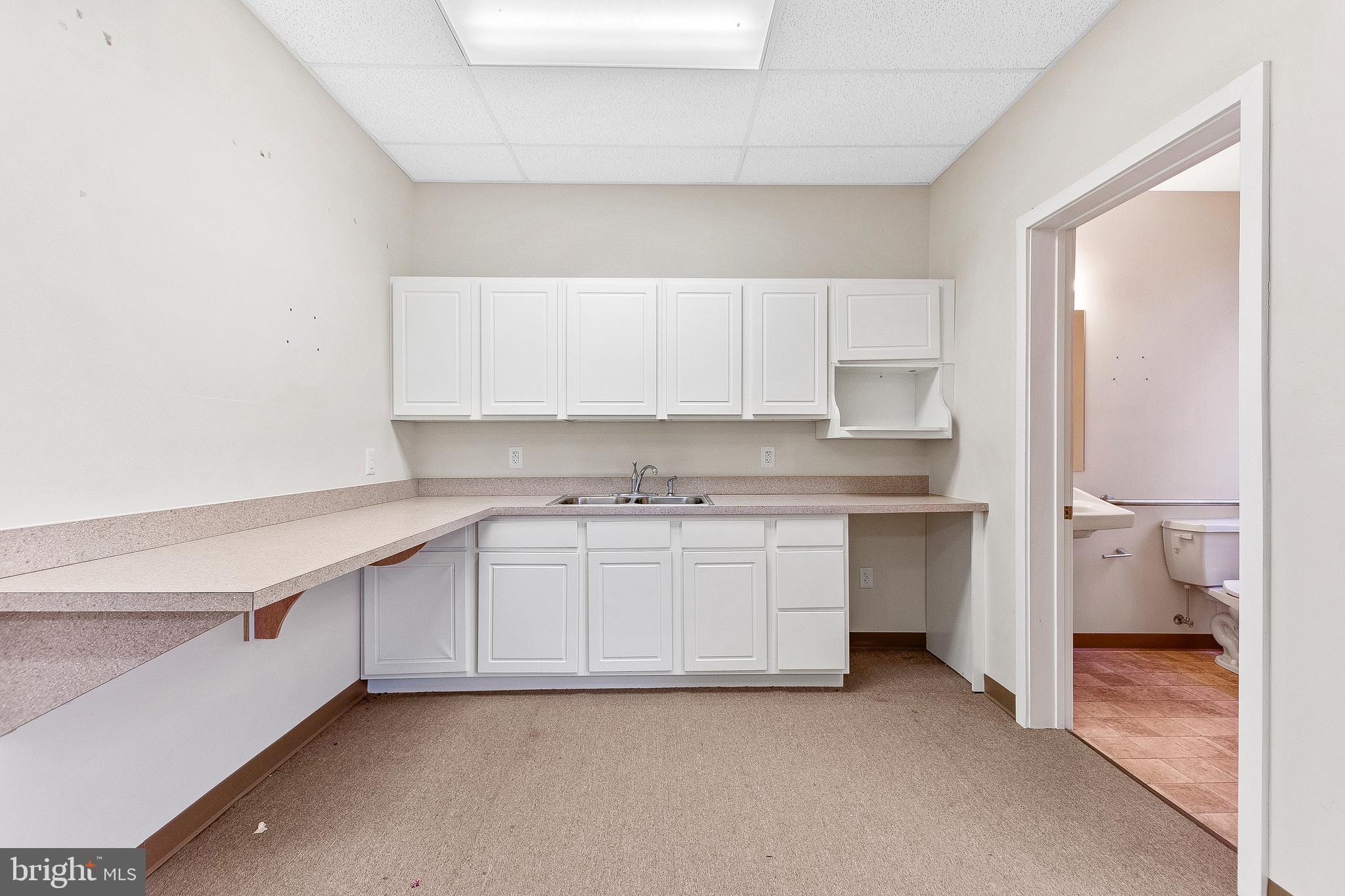 GREENLAND GARDENS - Commercial Lease