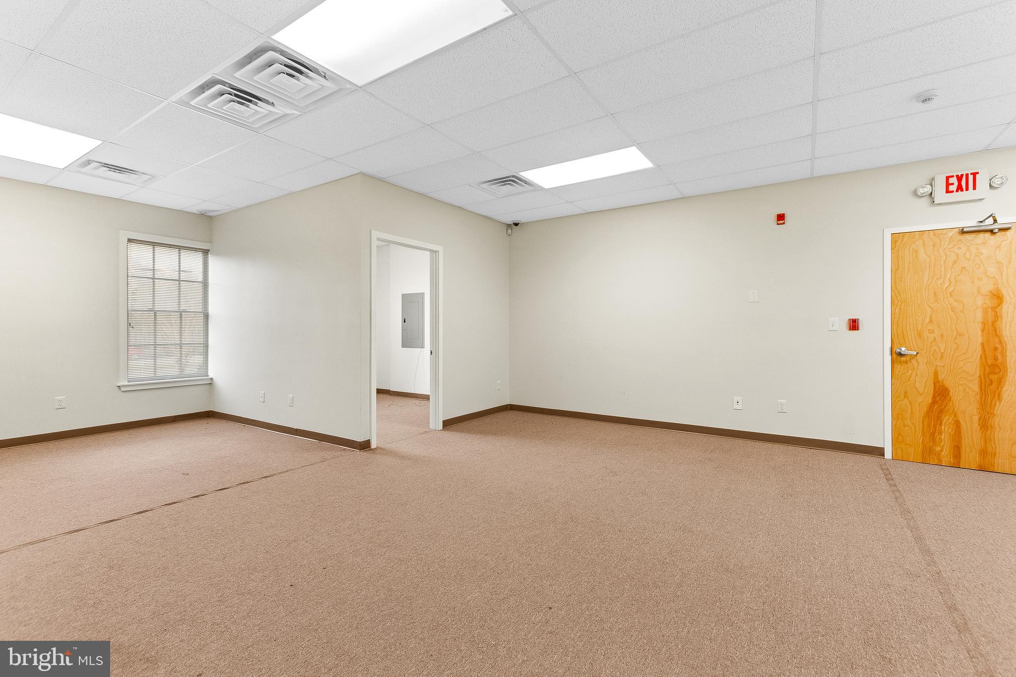 GREENLAND GARDENS - Commercial Lease