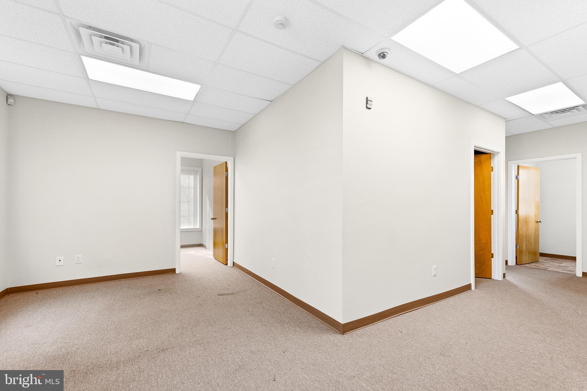 GREENLAND GARDENS - Commercial Lease