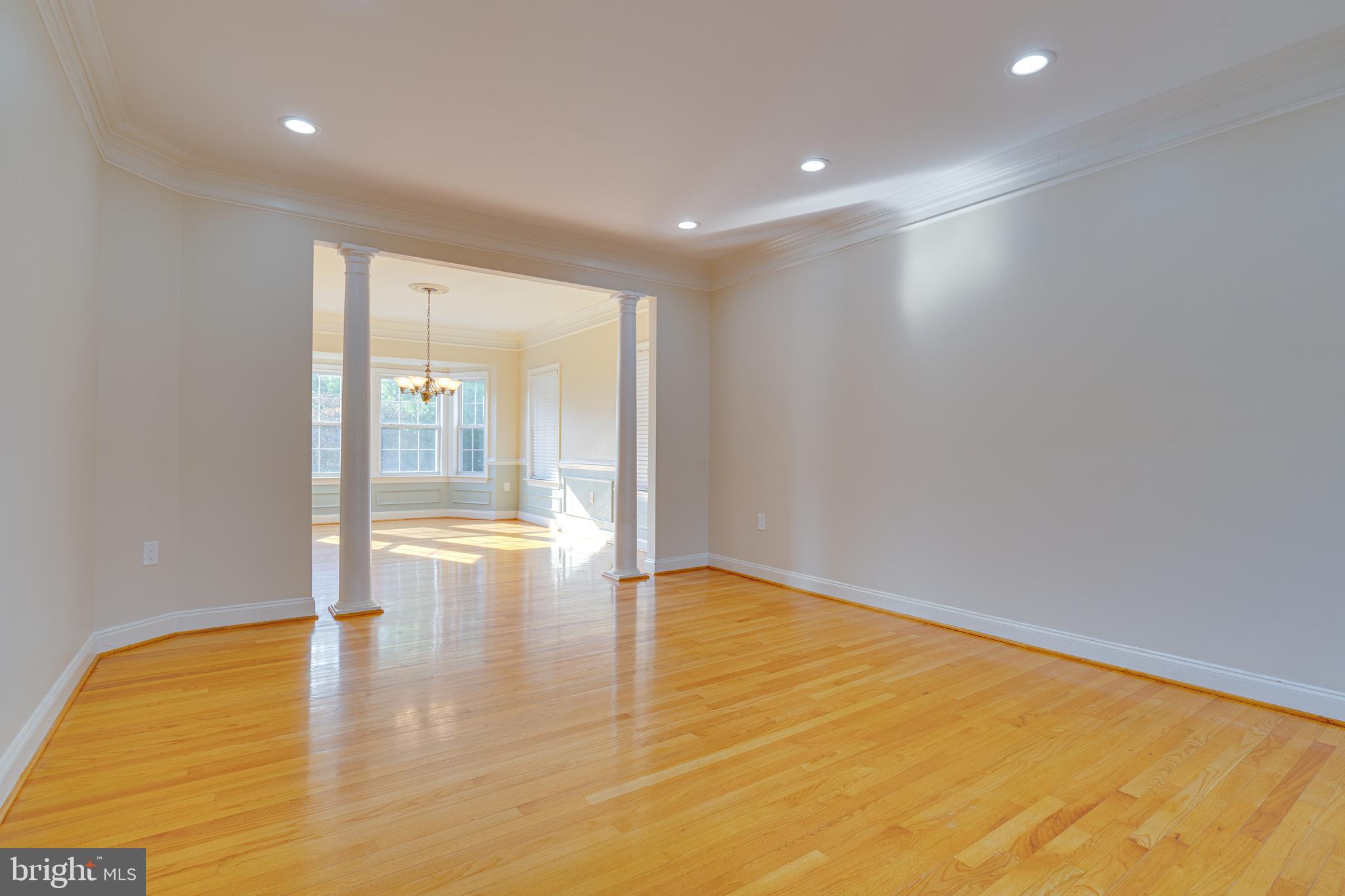 MEADOW BROOK - Residential