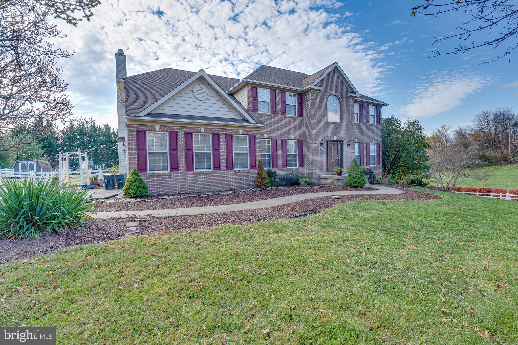 MEADOW BROOK - Residential