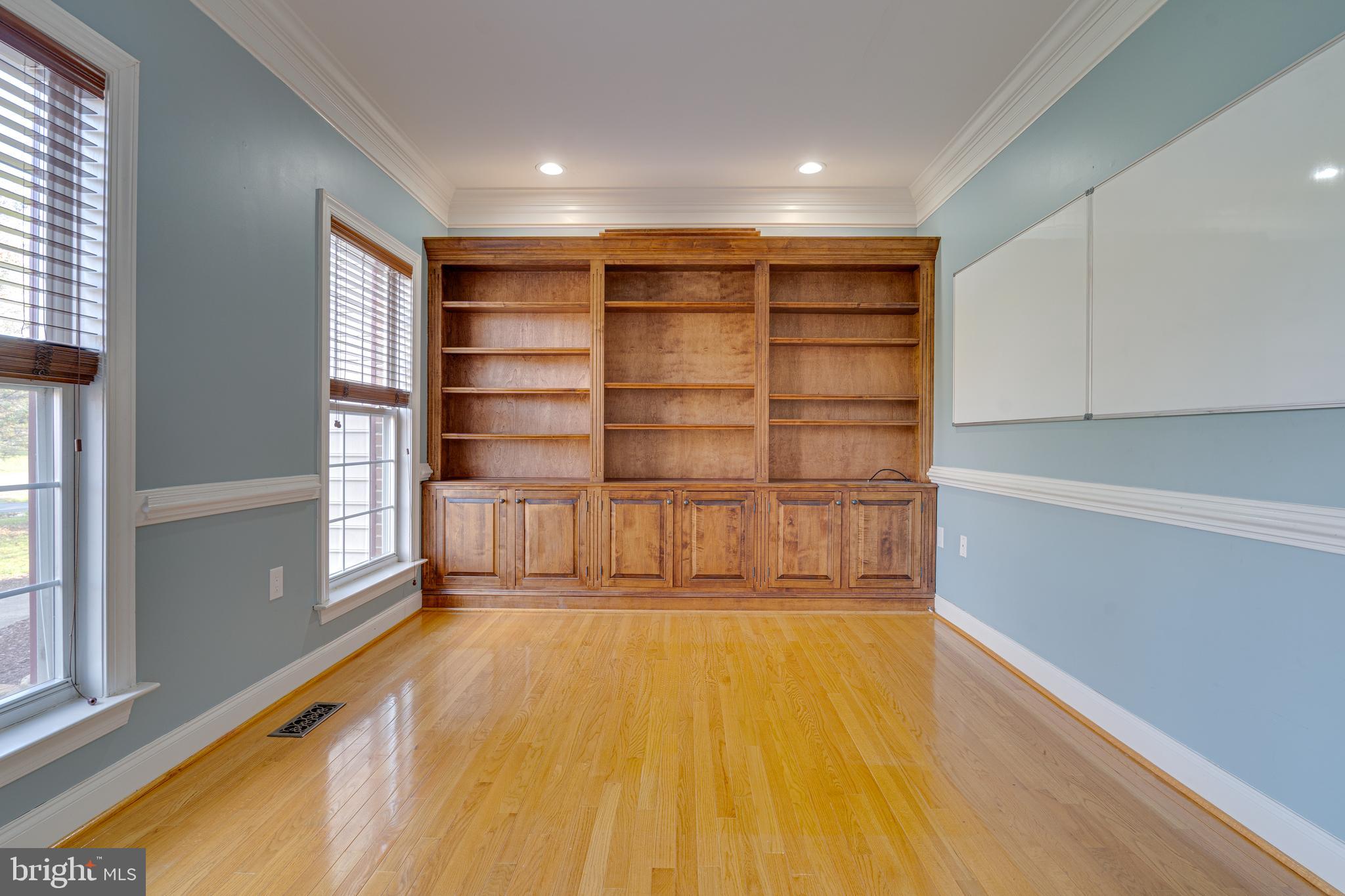 MEADOW BROOK - Residential