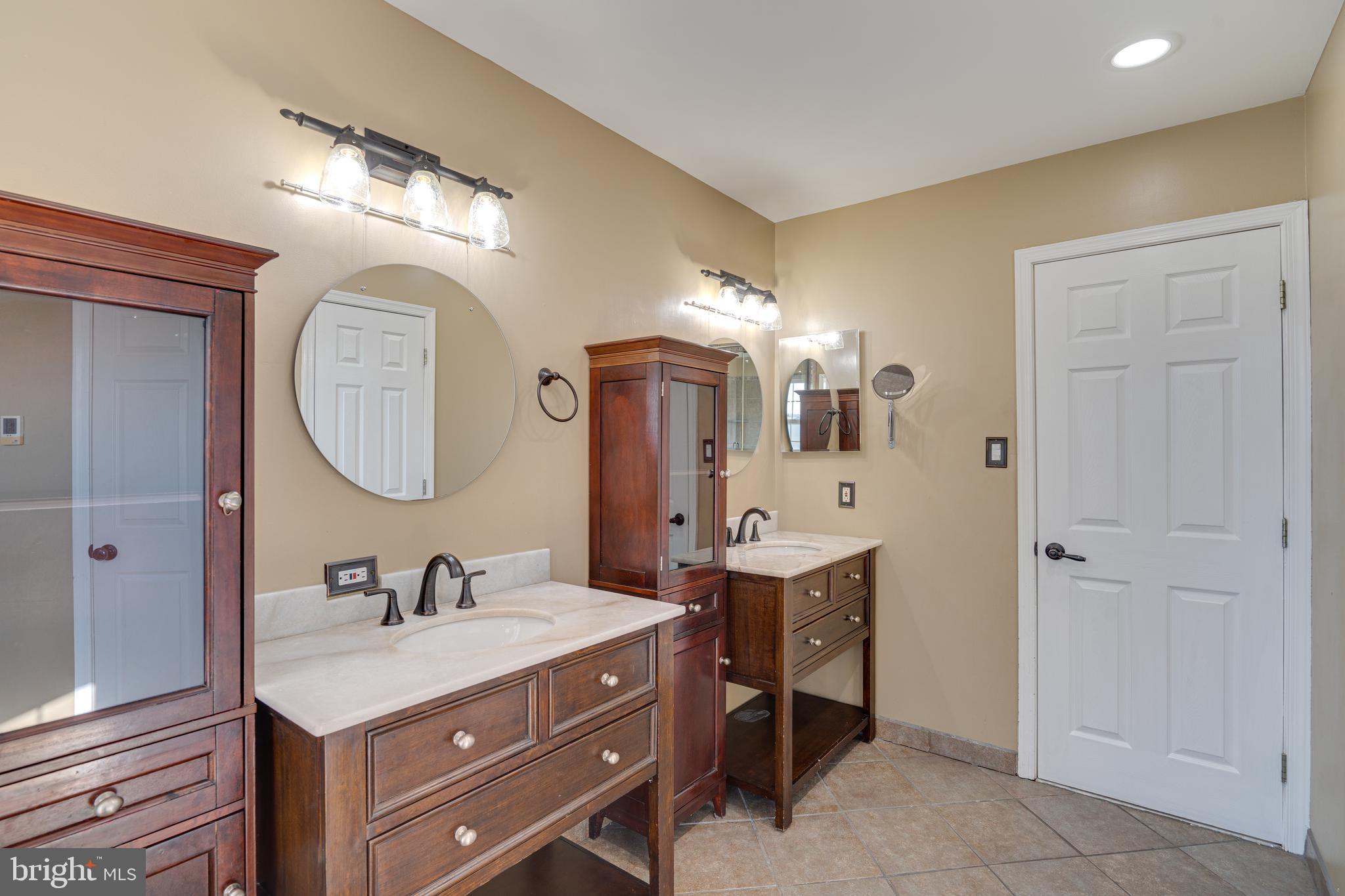 MEADOW BROOK - Residential