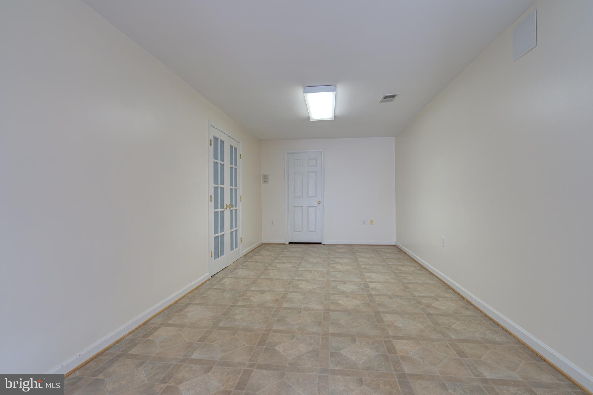 MEADOW BROOK - Residential