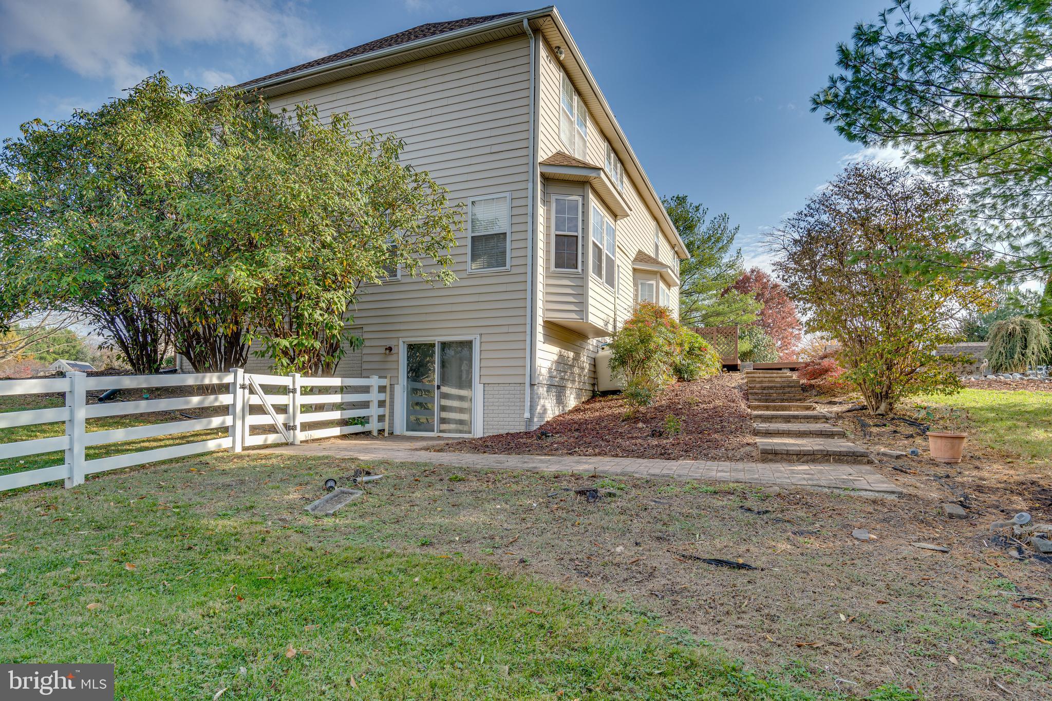 MEADOW BROOK - Residential