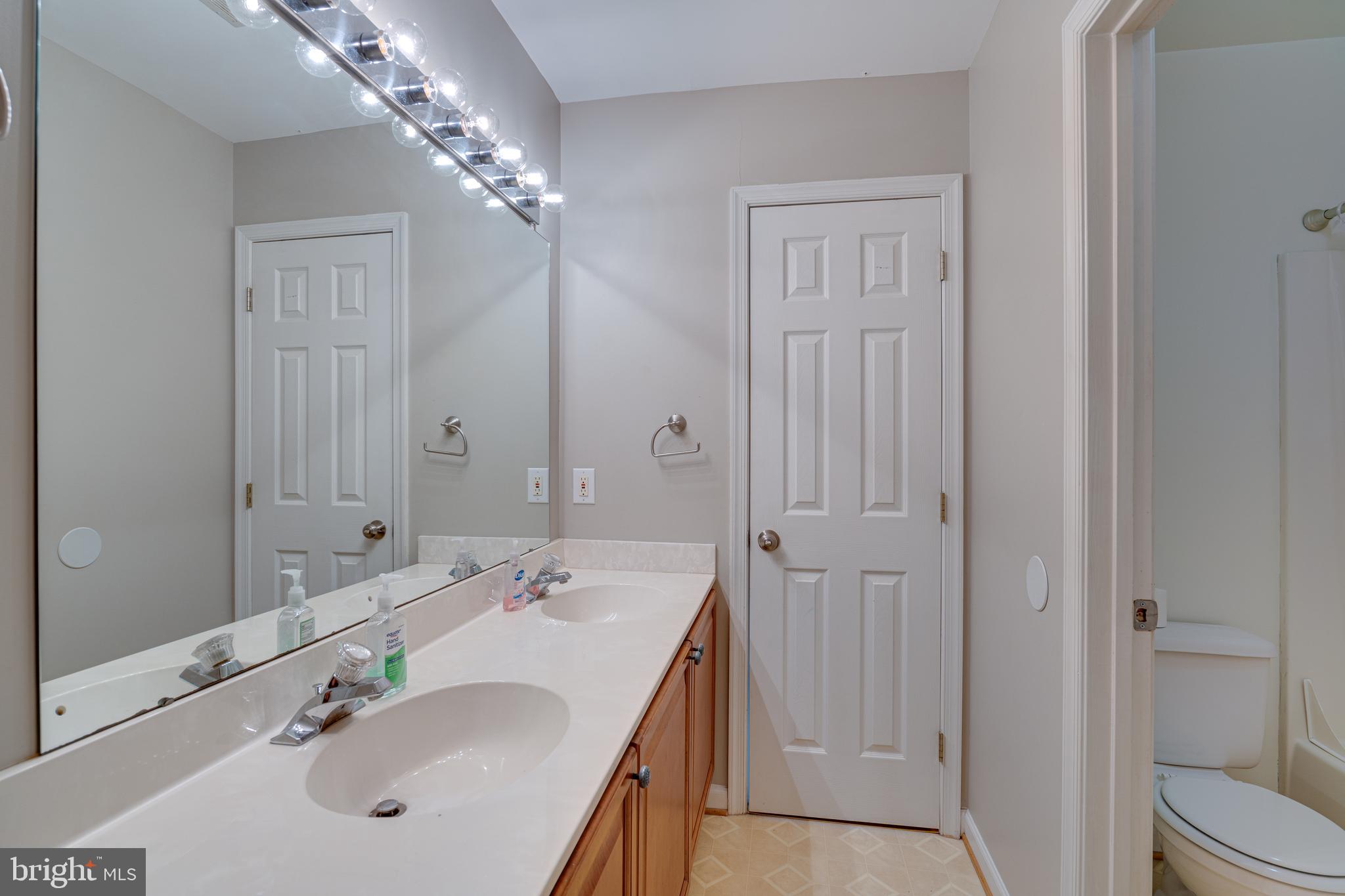 MEADOW BROOK - Residential