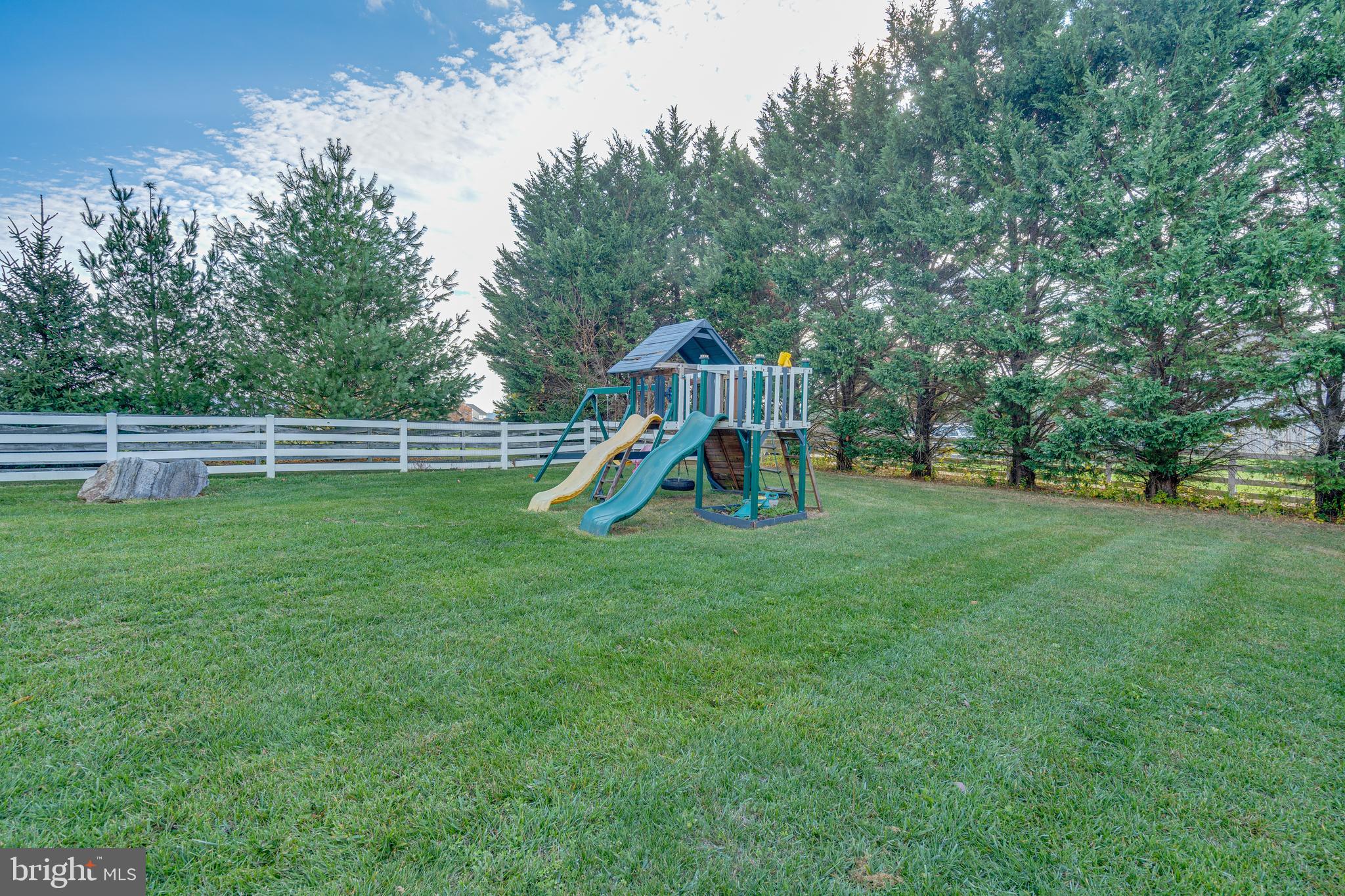 MEADOW BROOK - Residential