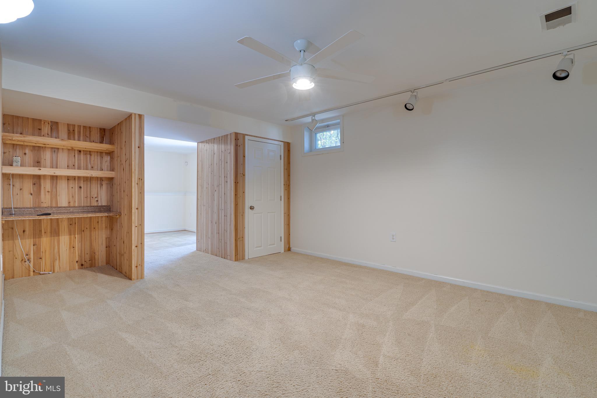 MEADOW BROOK - Residential