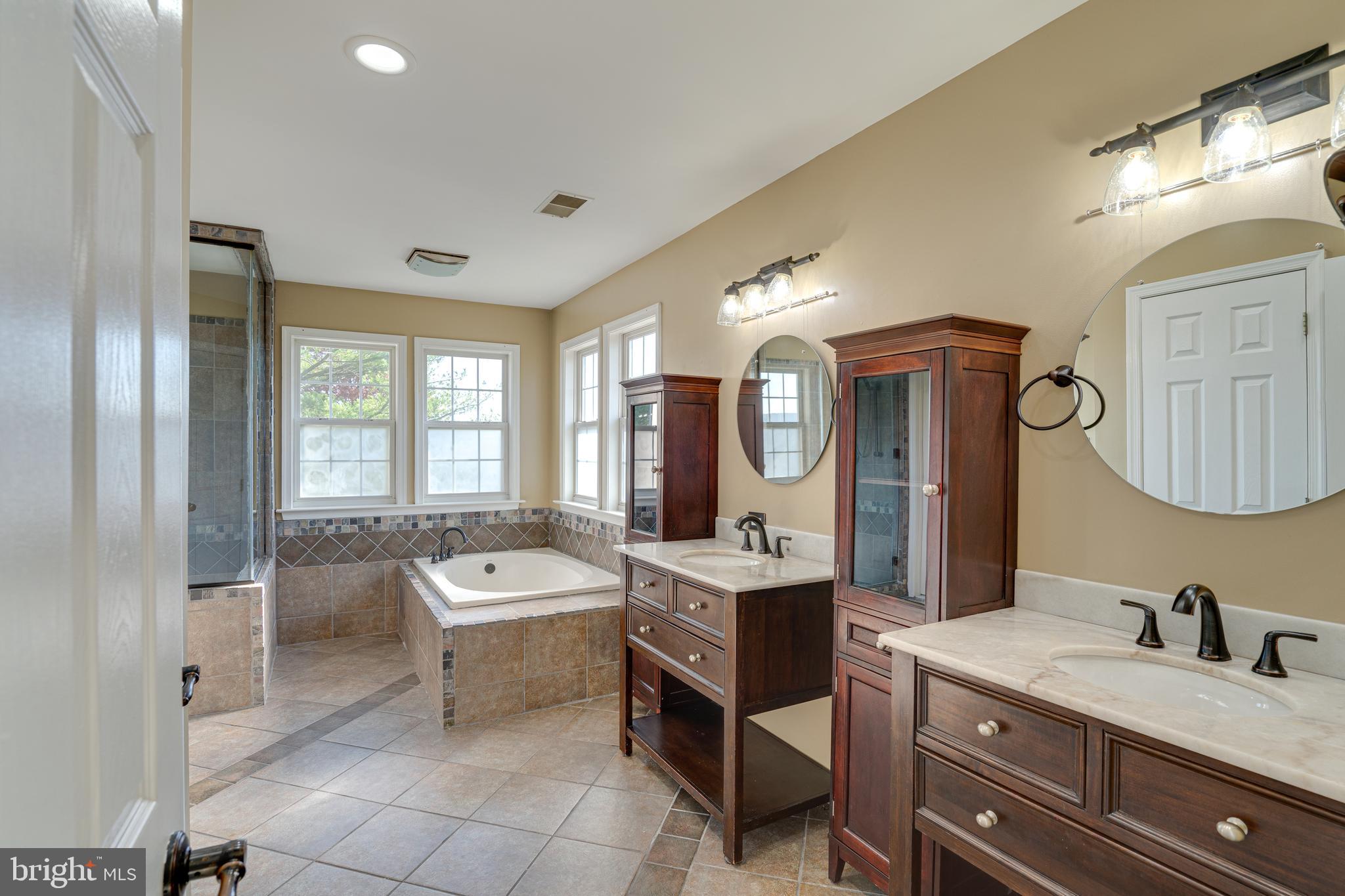 MEADOW BROOK - Residential