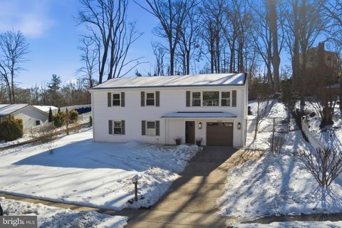 Property photo of 8615 Kerry Lane, Springfield, VA 22152