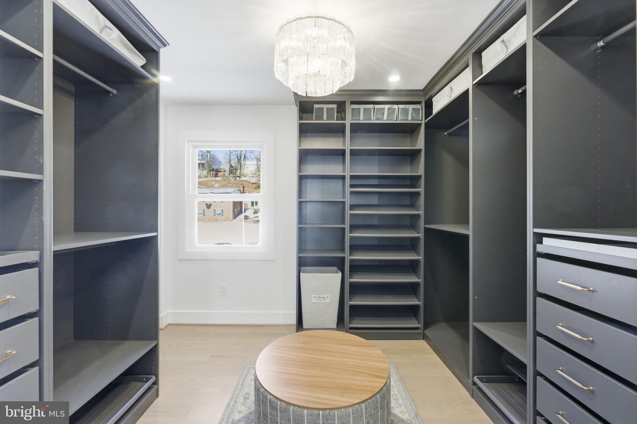 ROLLING VALLEY - Residential