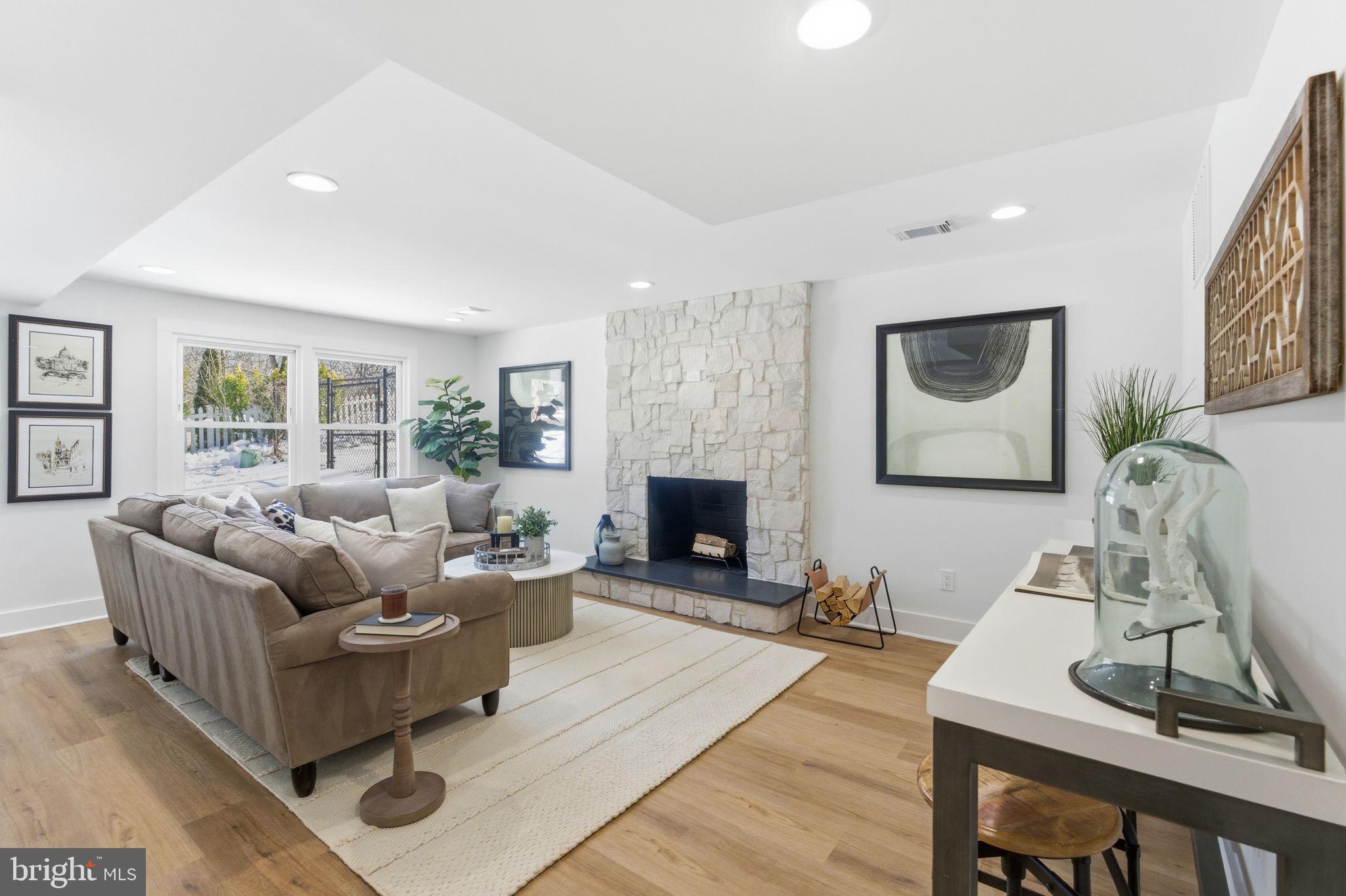 ROLLING VALLEY - Residential