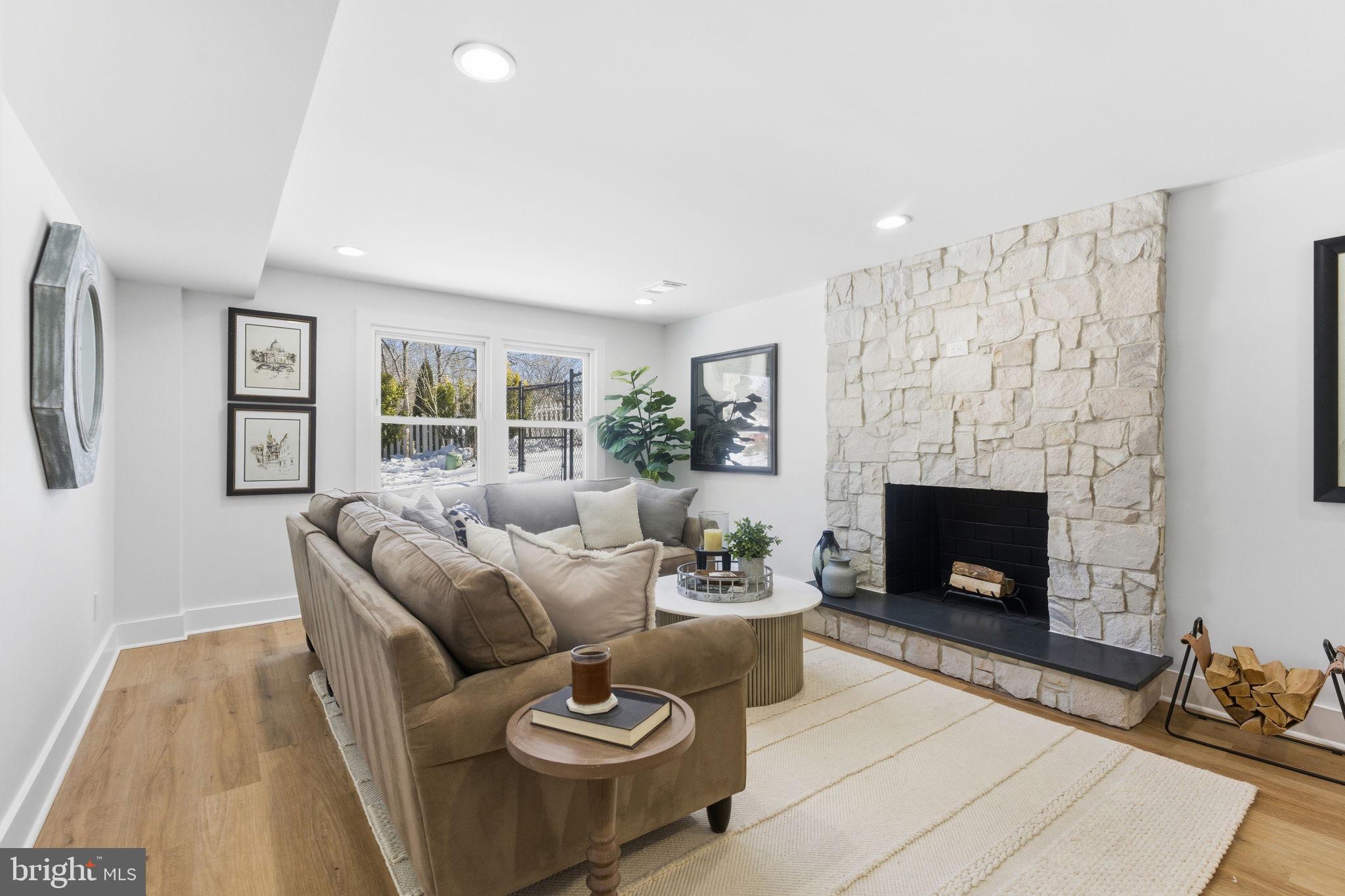 ROLLING VALLEY - Residential