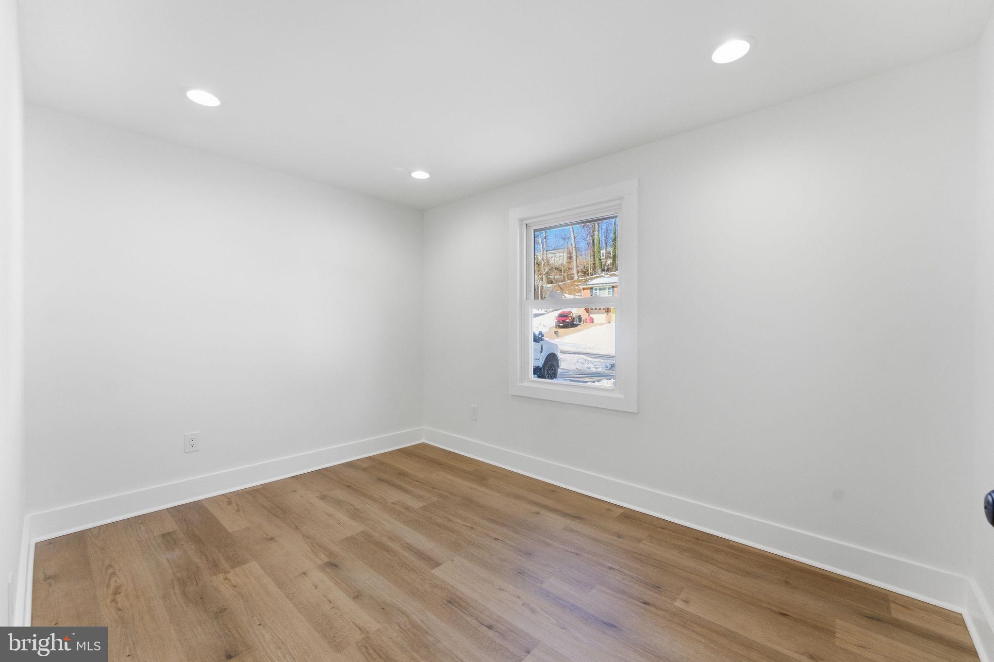 ROLLING VALLEY - Residential