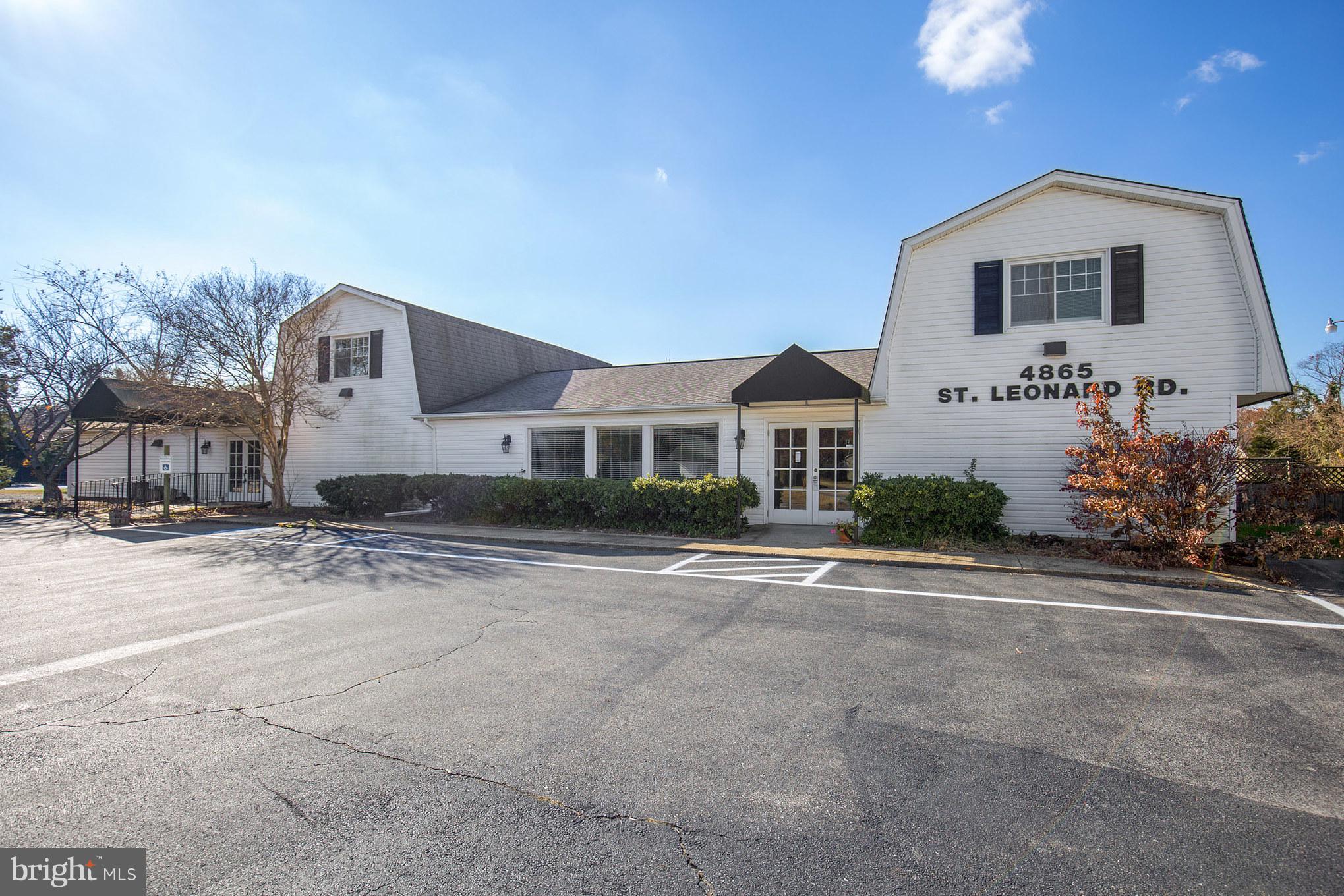 BRISCOE - Commercial Lease