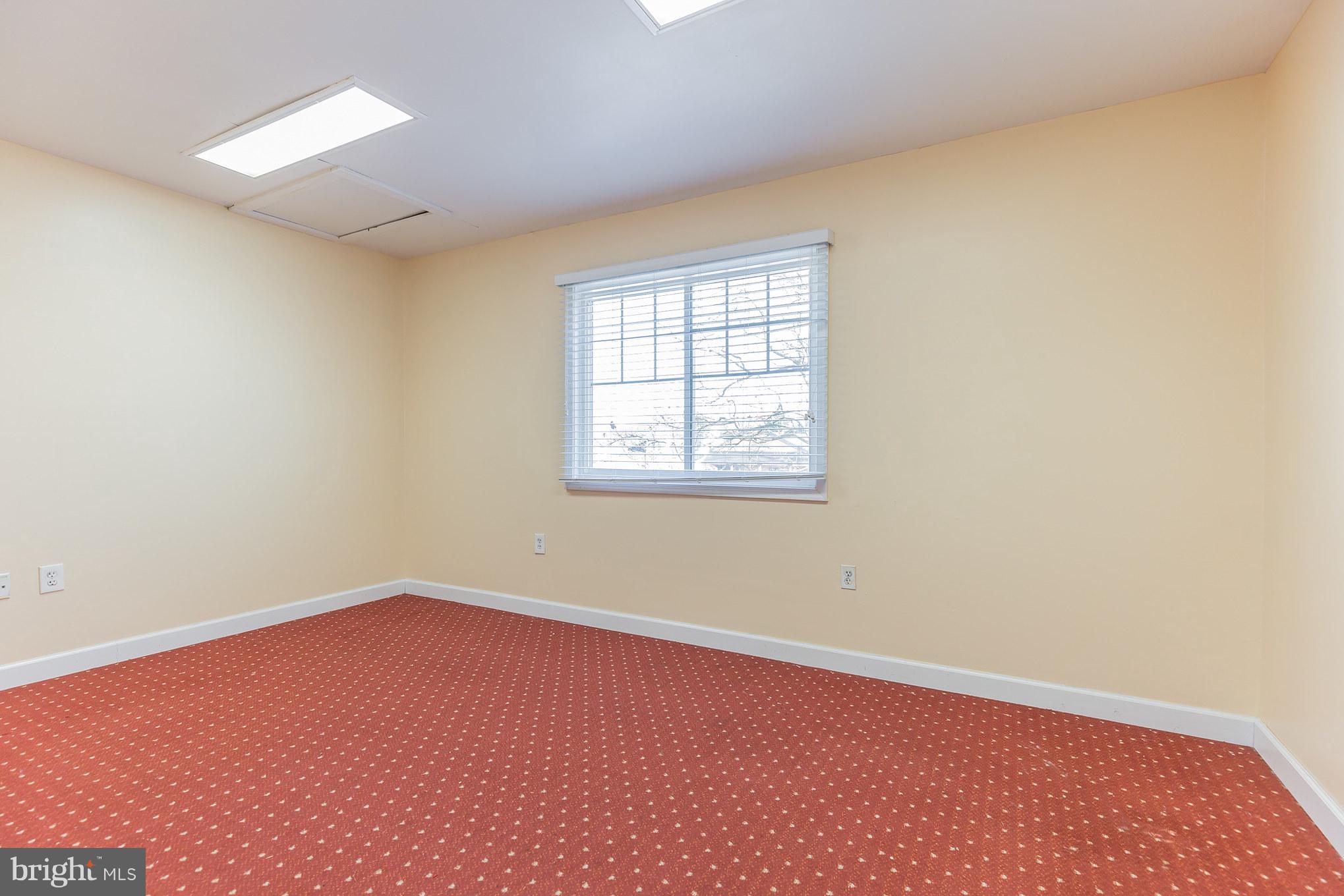 BRISCOE - Commercial Lease