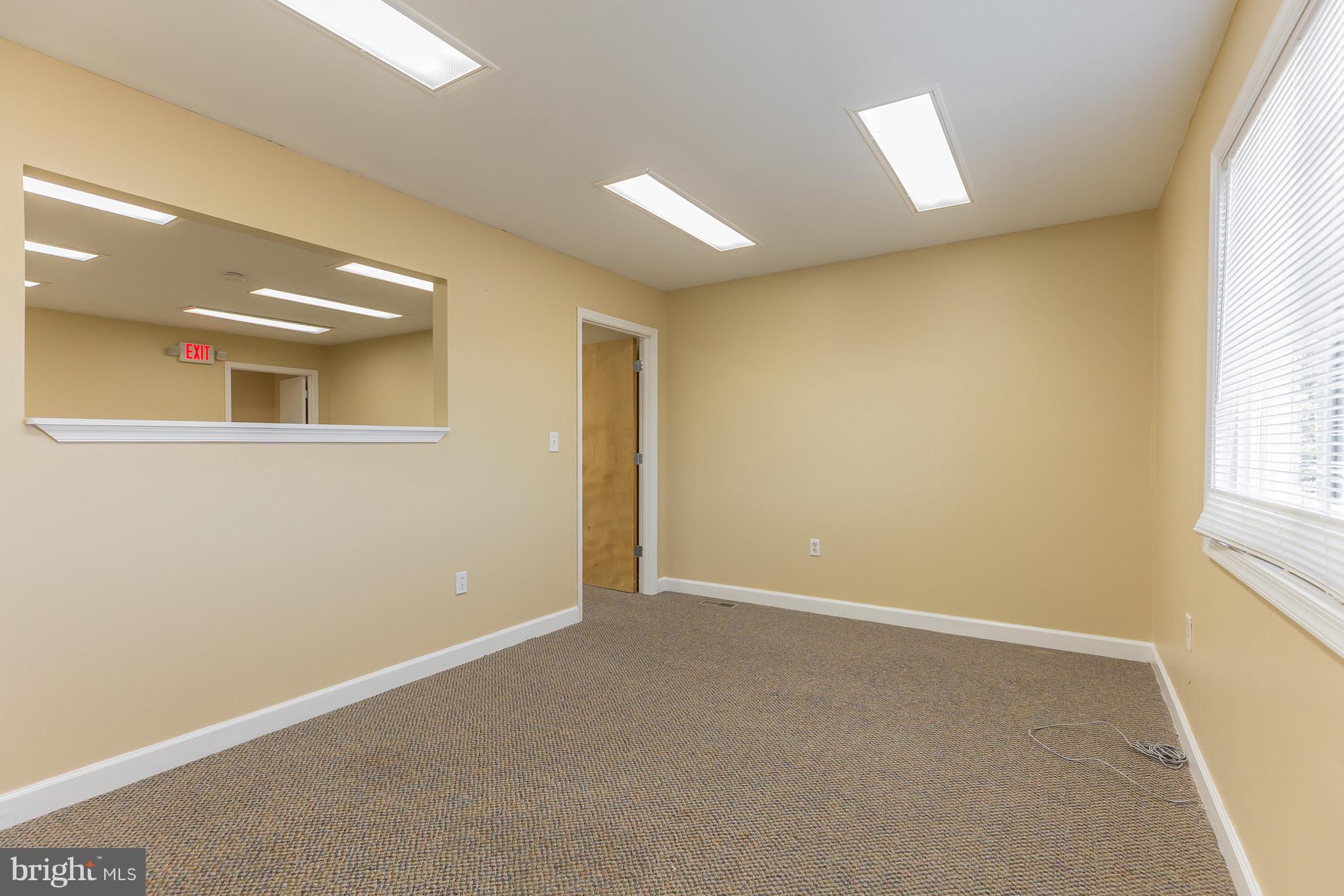 BRISCOE - Commercial Lease