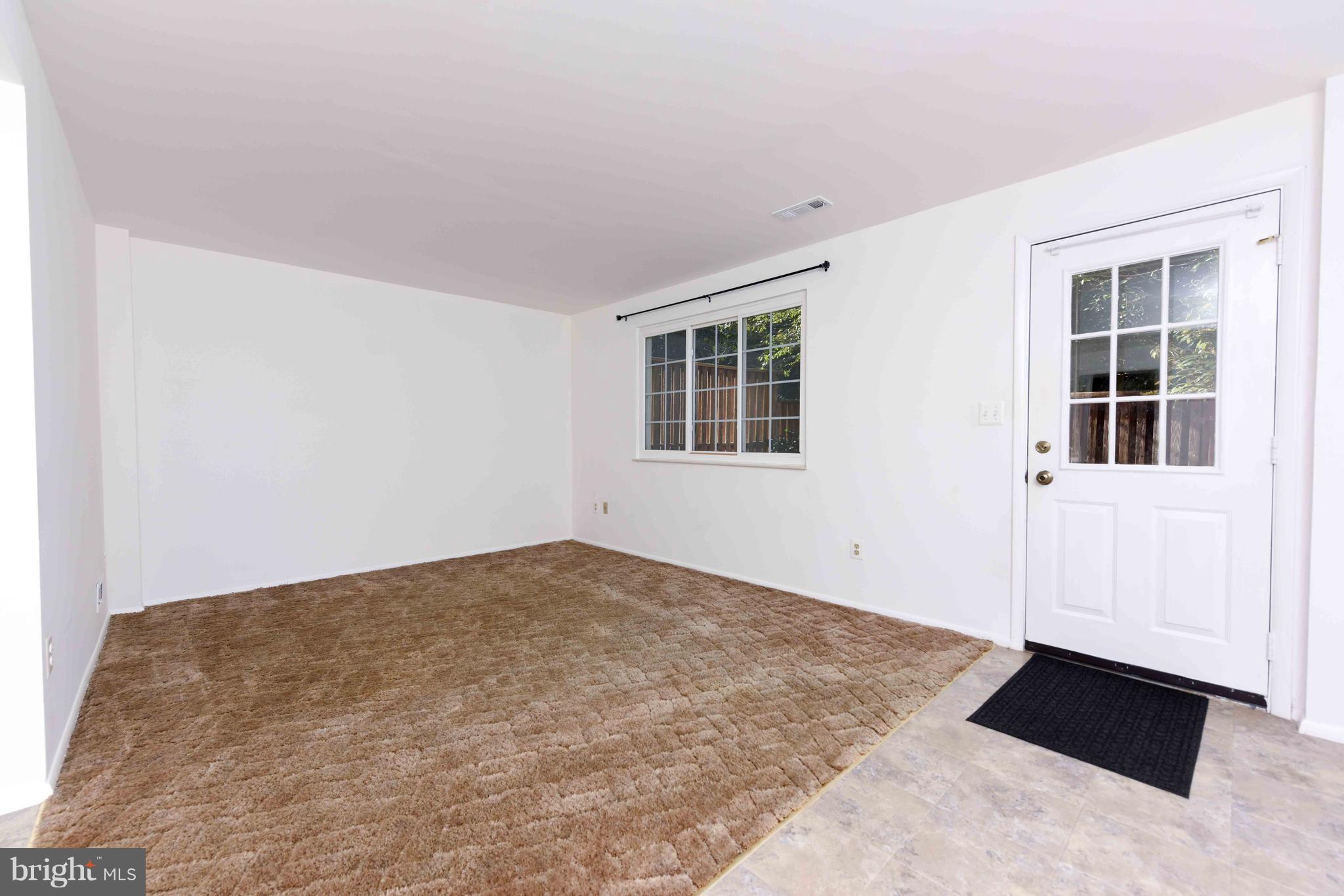 RESTON - Residential Lease