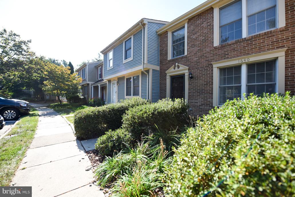 RESTON - Residential Lease