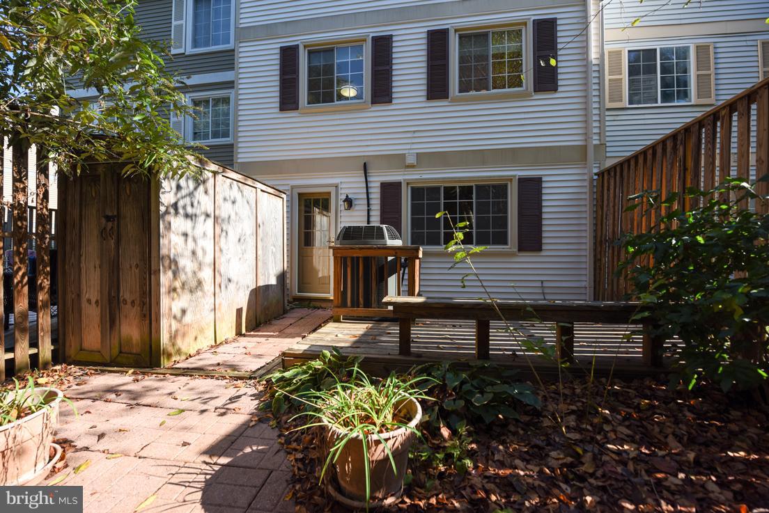 RESTON - Residential Lease